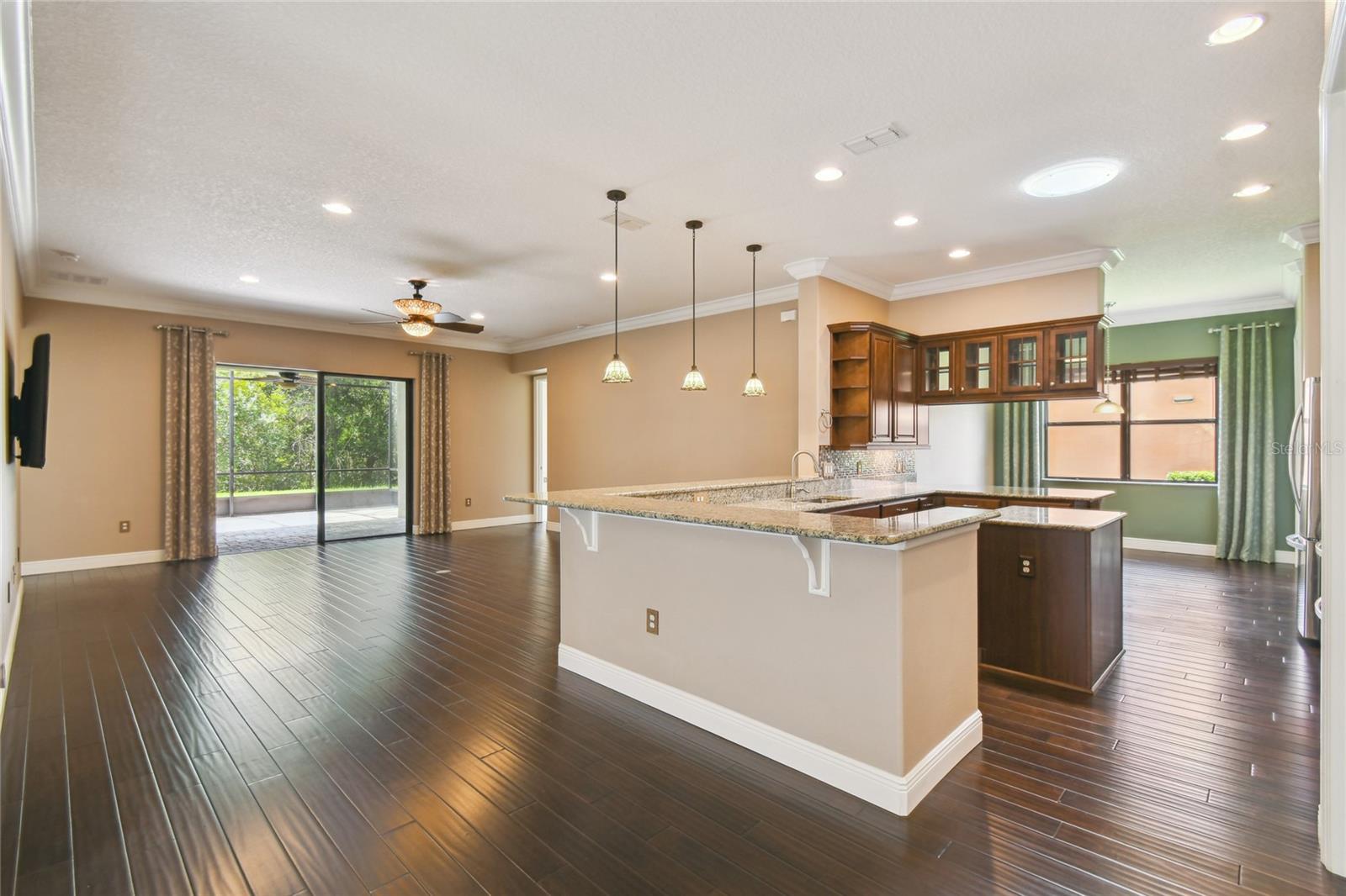 Image 11 of 72 For 448 Fountain Valley Ln