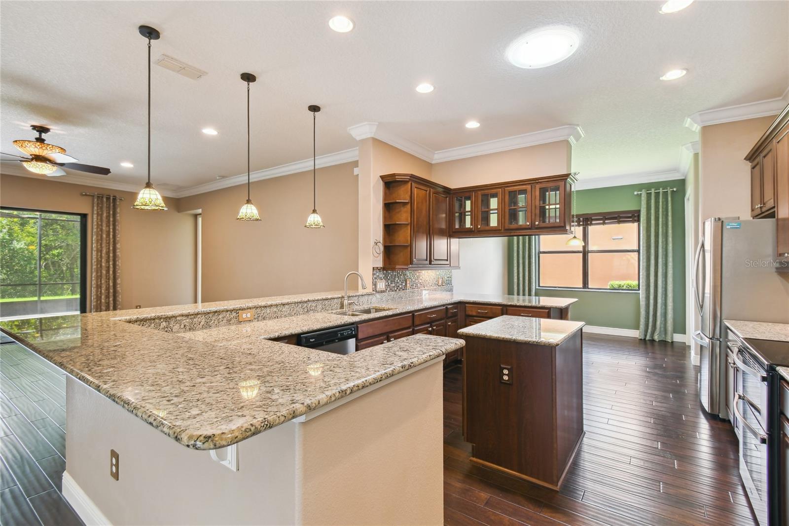 Image 13 of 72 For 448 Fountain Valley Ln