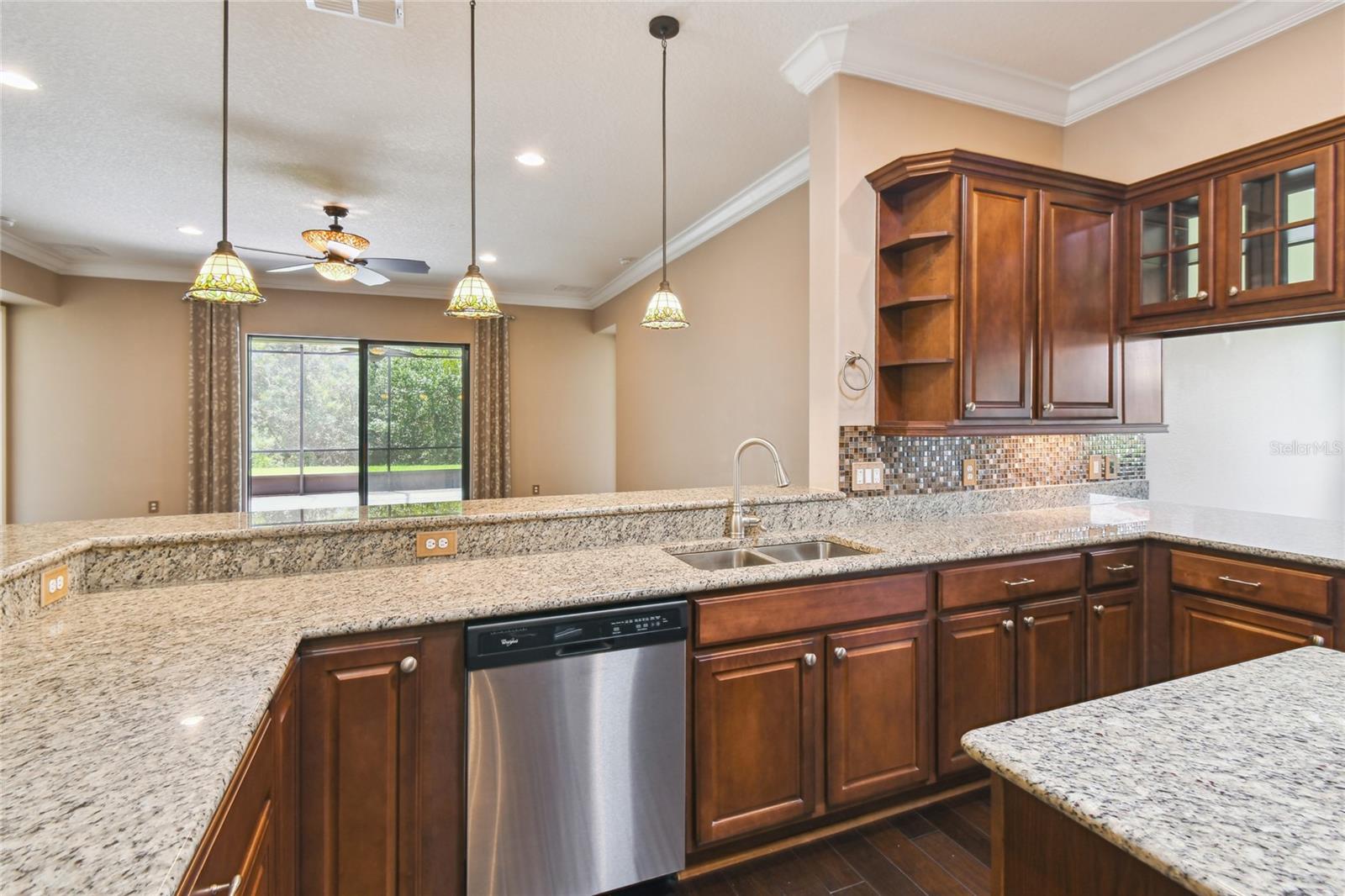 Image 15 of 72 For 448 Fountain Valley Ln