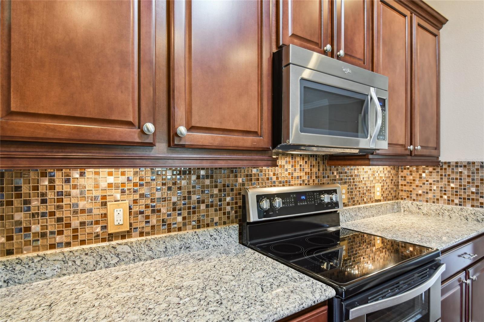 Image 18 of 72 For 448 Fountain Valley Ln