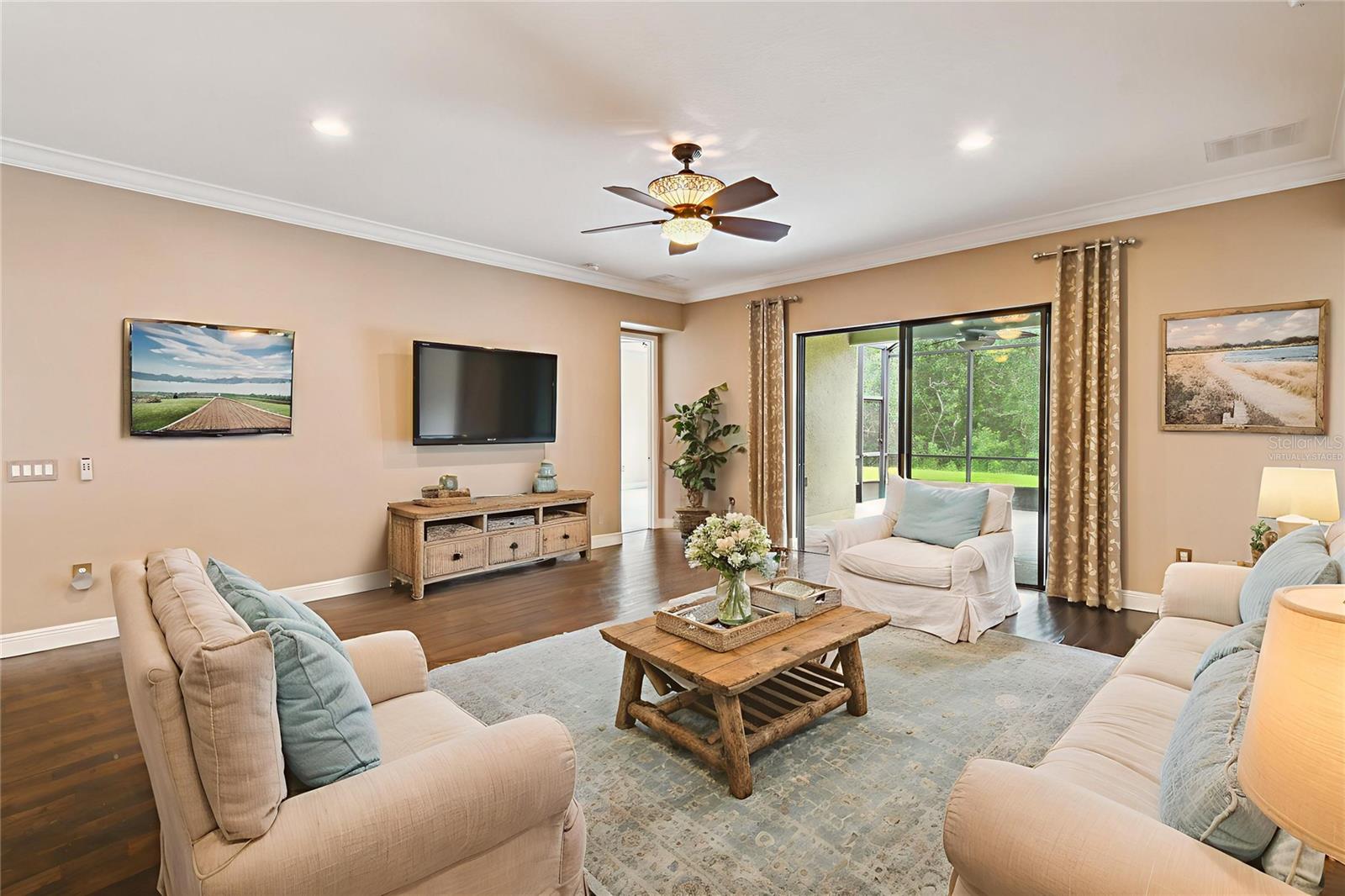 Image 5 of 72 For 448 Fountain Valley Ln