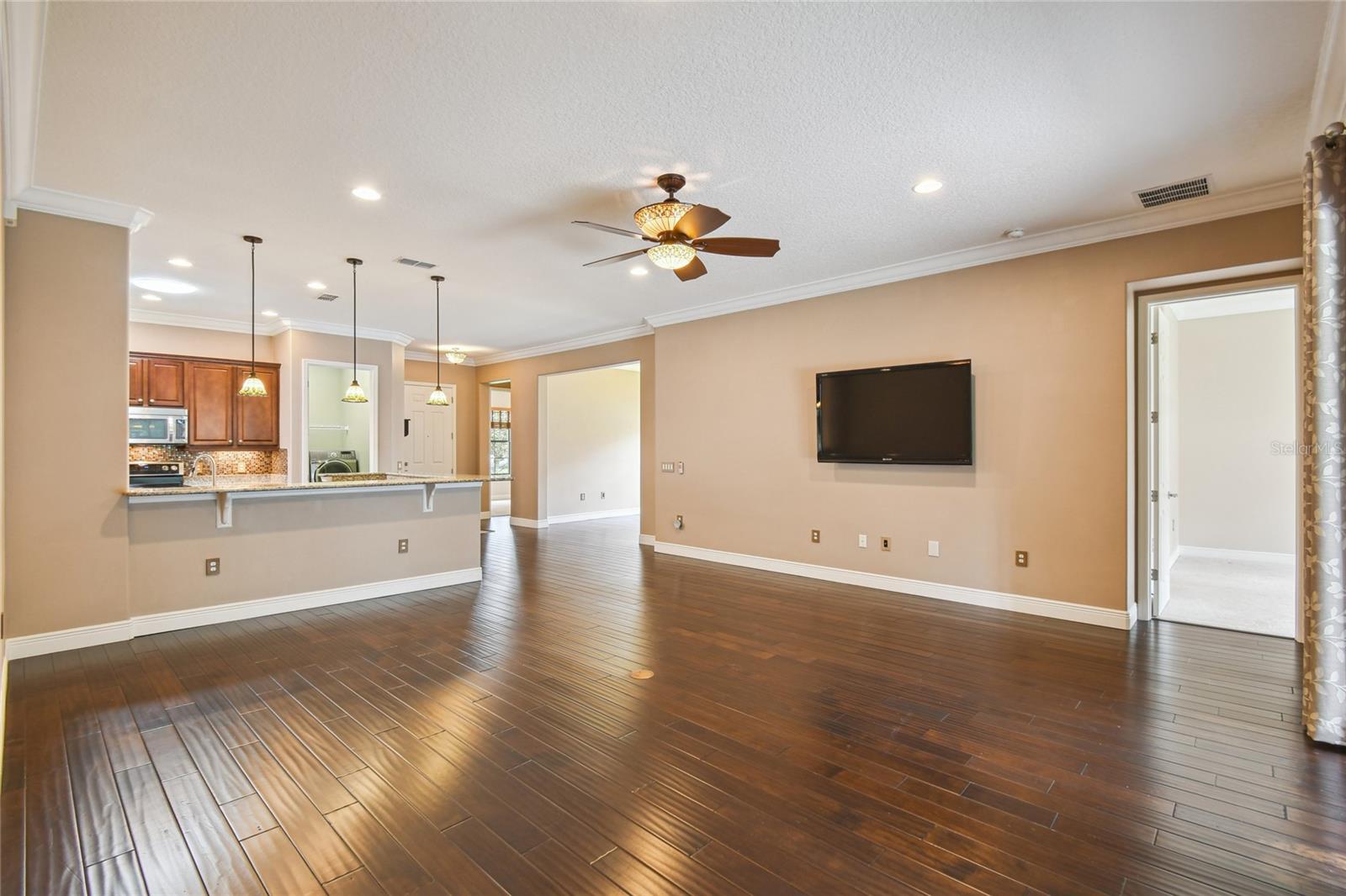 Image 6 of 72 For 448 Fountain Valley Ln