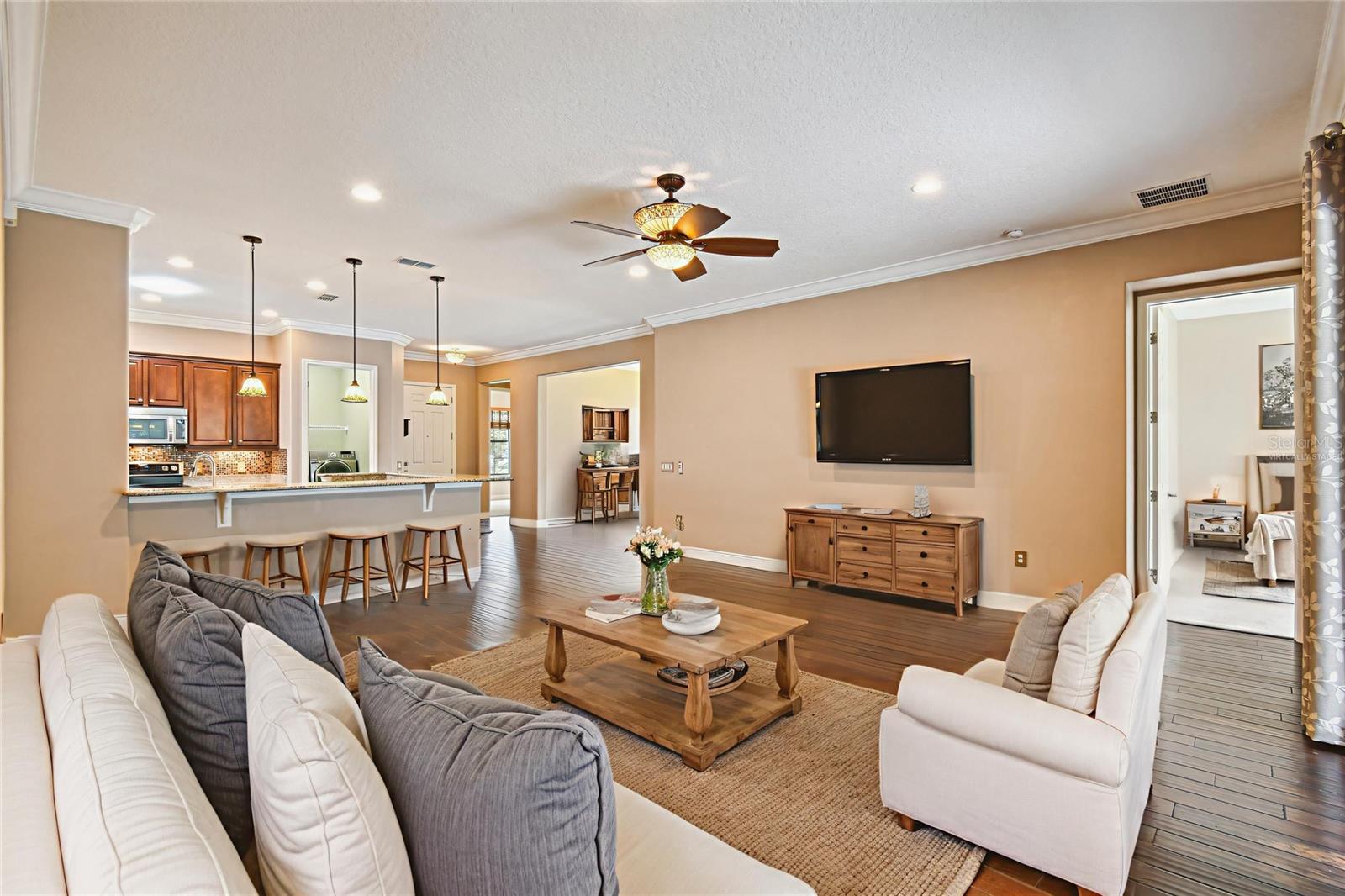 Image 7 of 72 For 448 Fountain Valley Ln