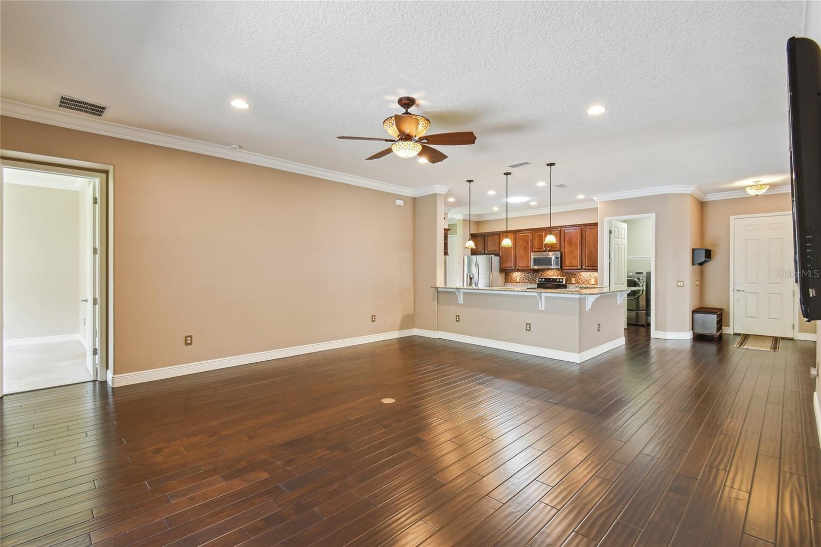 Image 8 of 72 For 448 Fountain Valley Ln