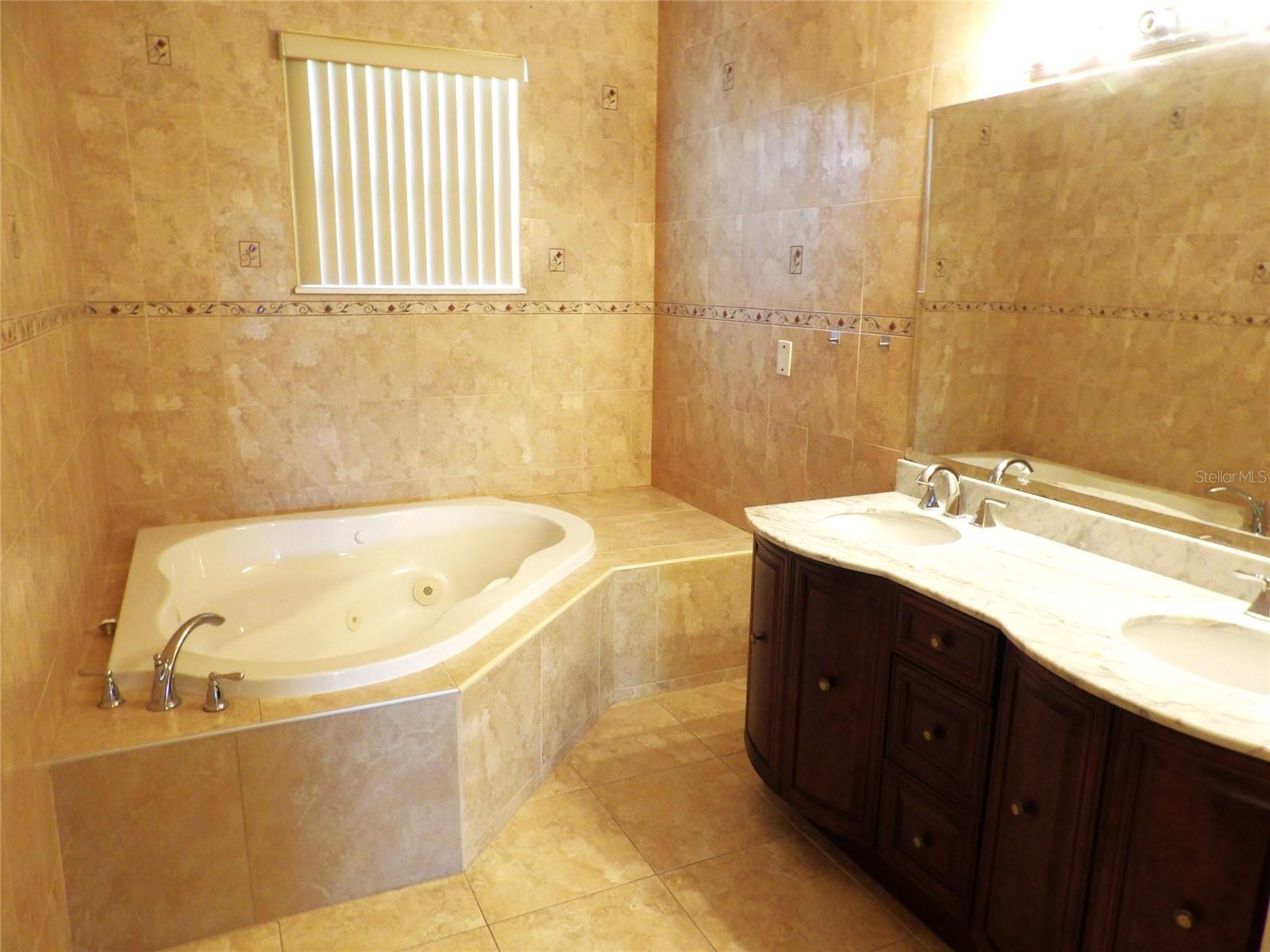 Image 17 of 40 For 3074 Bay Laurel Circle N