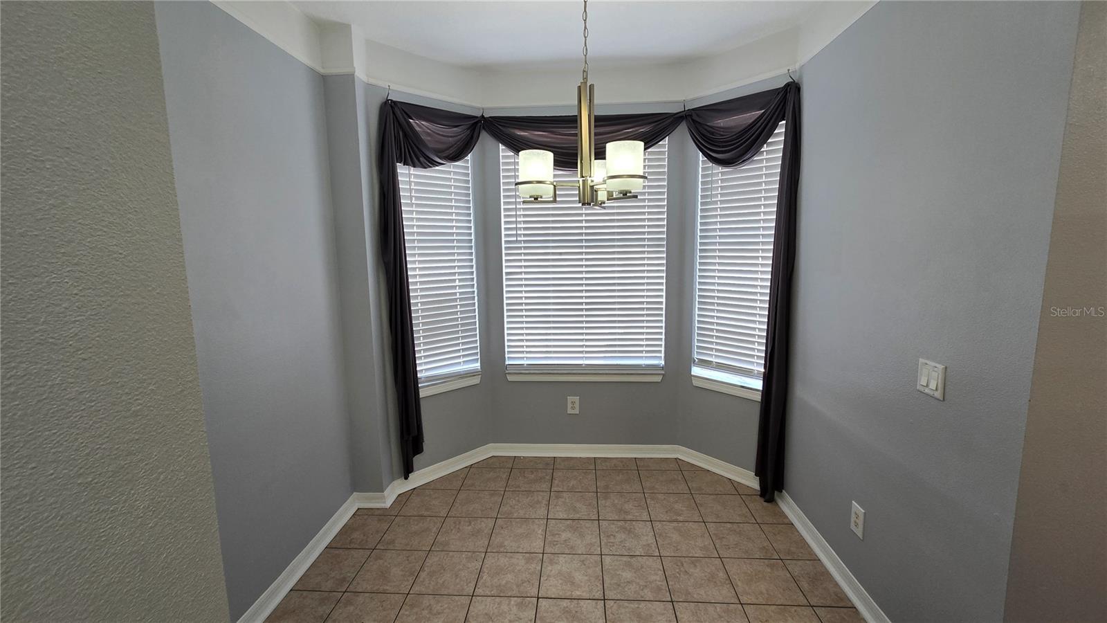 Image 4 of 25 For 1236 South Beach Circle