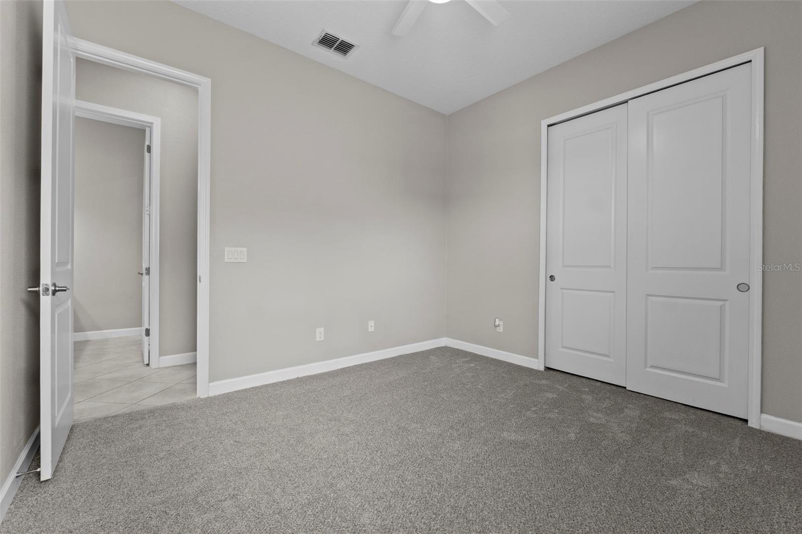 Listing photo id 25 for 2877 Hillard Drive