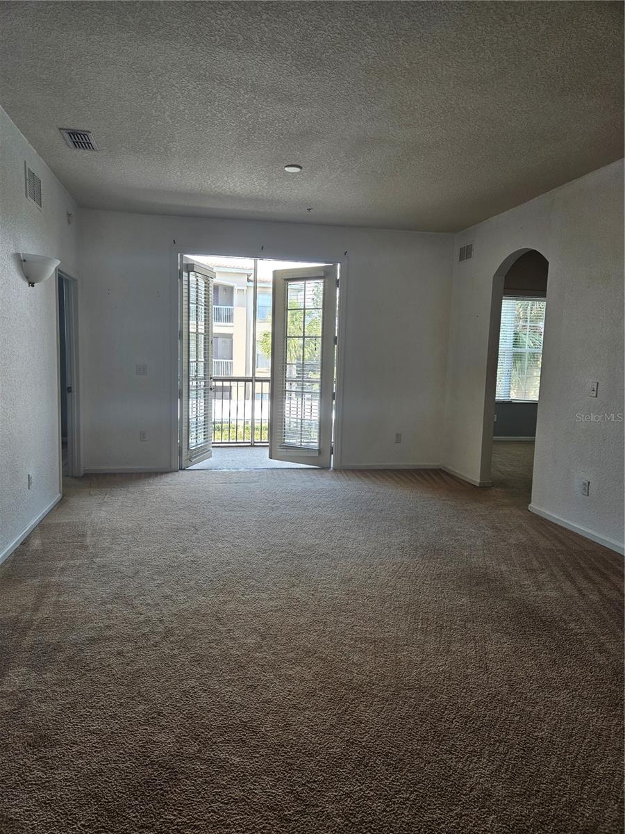 Image 3 of 31 For 3001 Laurel Park Lane 201