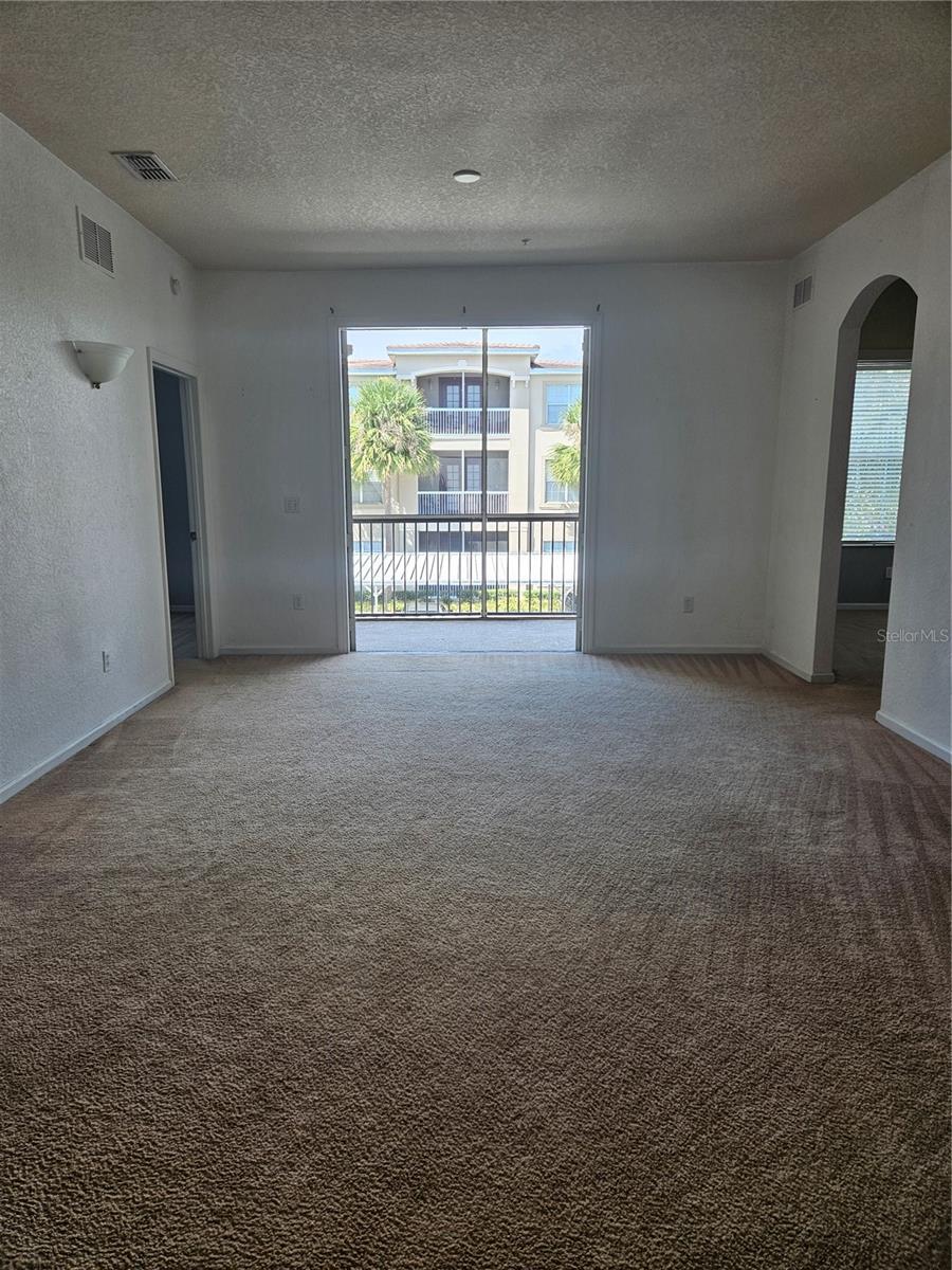 Image 4 of 31 For 3001 Laurel Park Lane 201