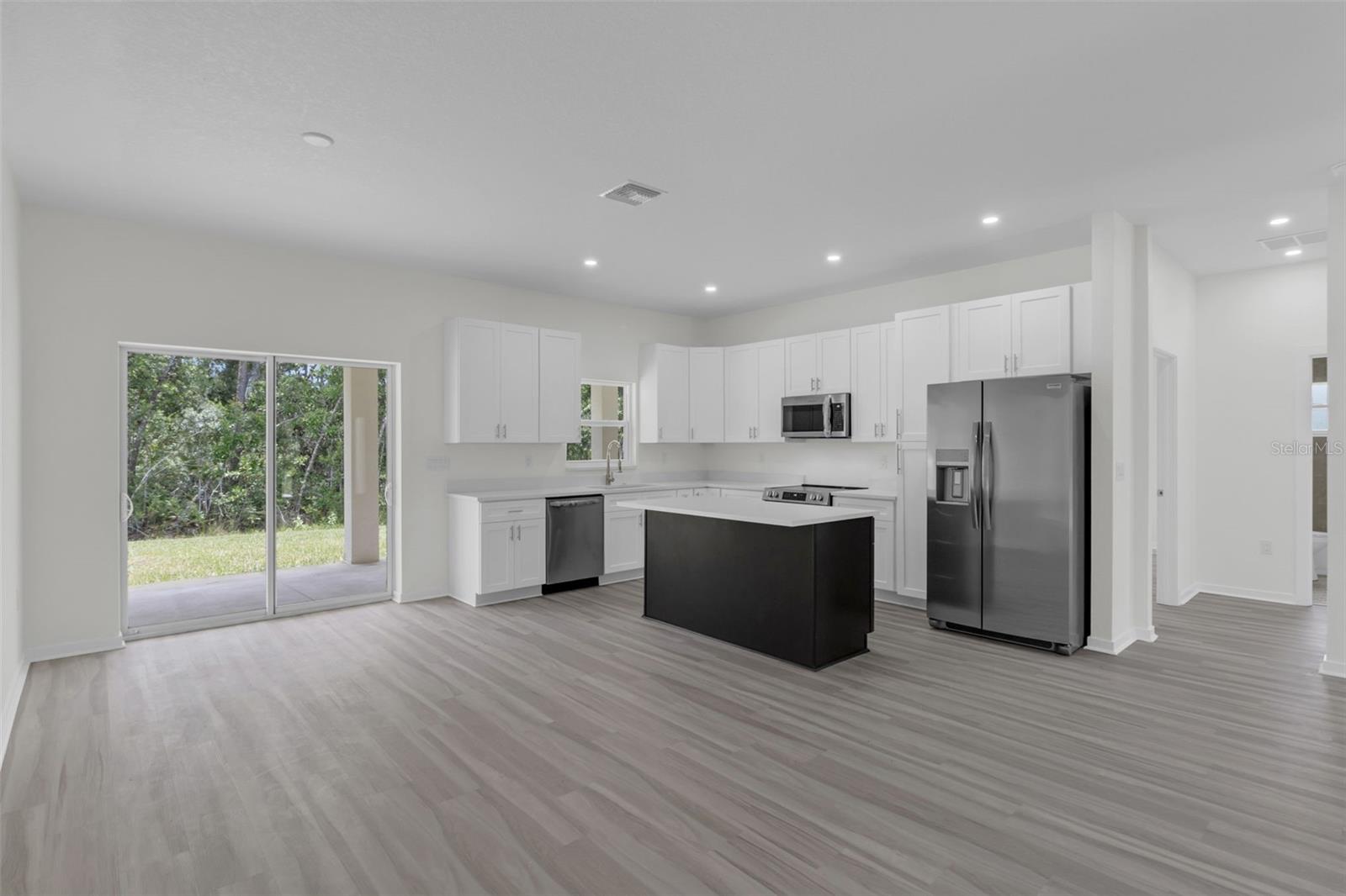 Image 10 of 60 For 7539 Bernal Street