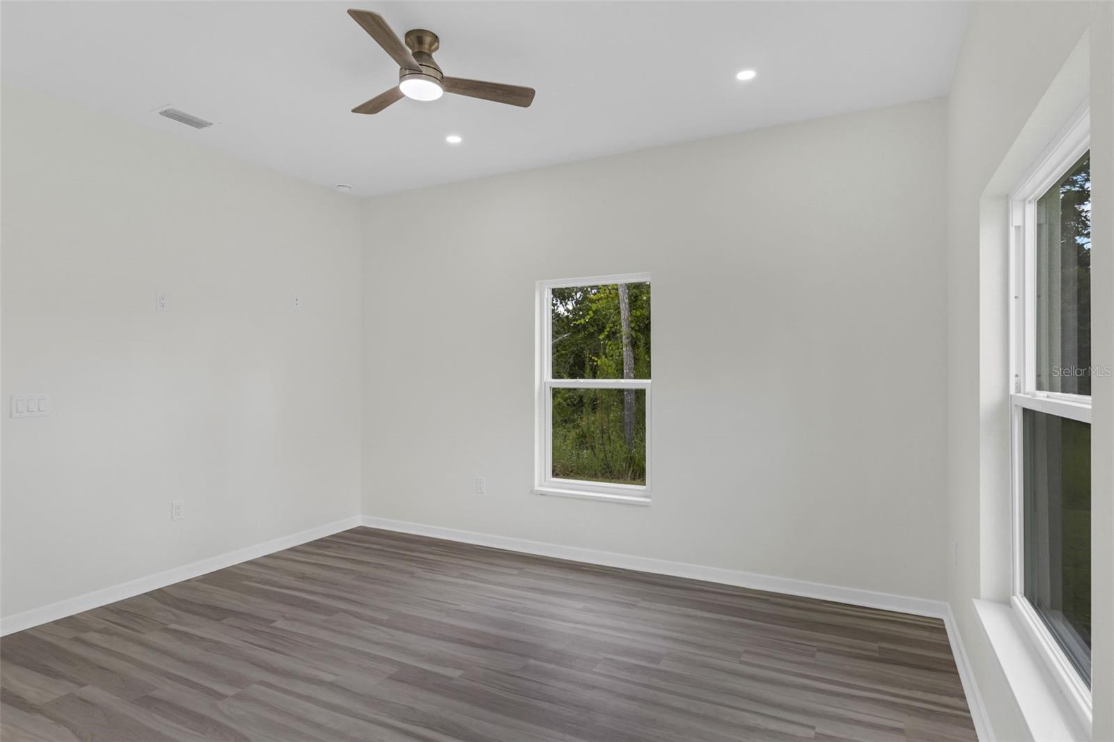 Image 18 of 60 For 7539 Bernal Street