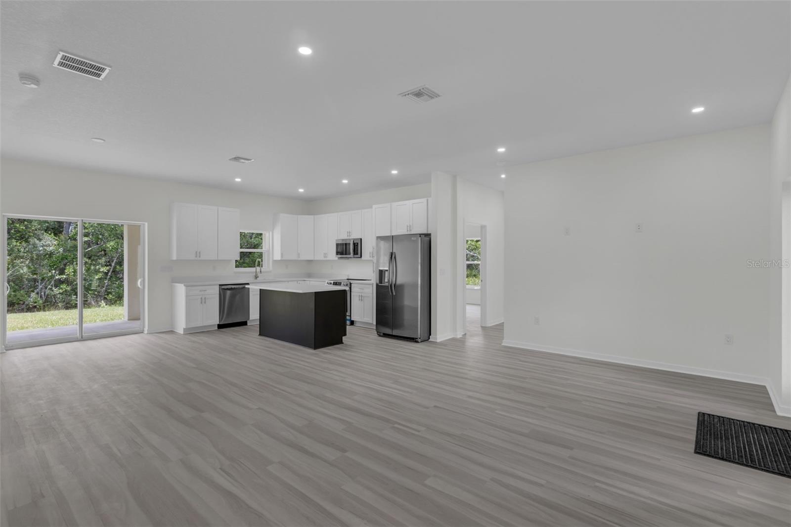 Image 7 of 60 For 7539 Bernal Street