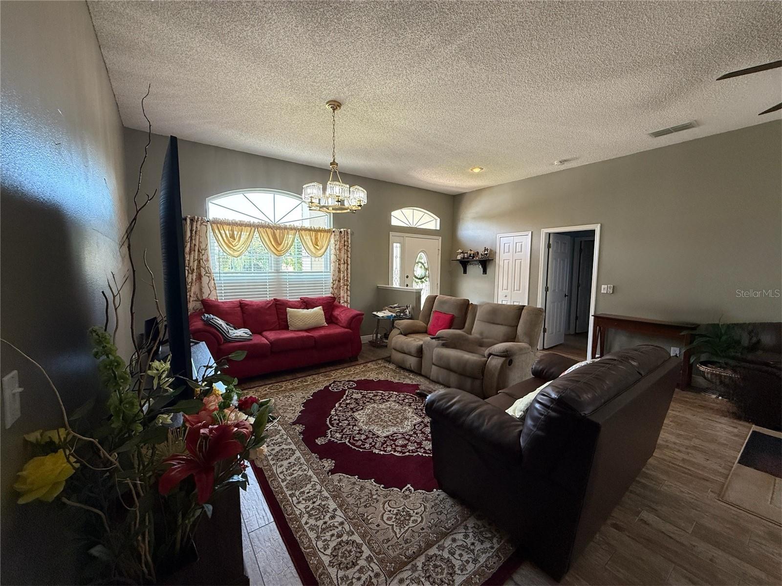 Image 4 of 63 For 231 Strathmore Circle