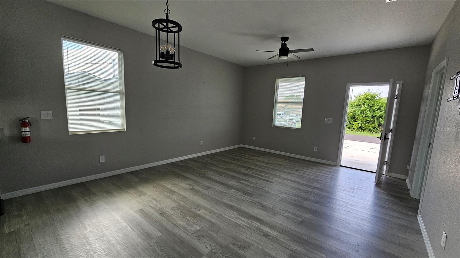 Image 10 of 27 For 10446 Kidron Avenue