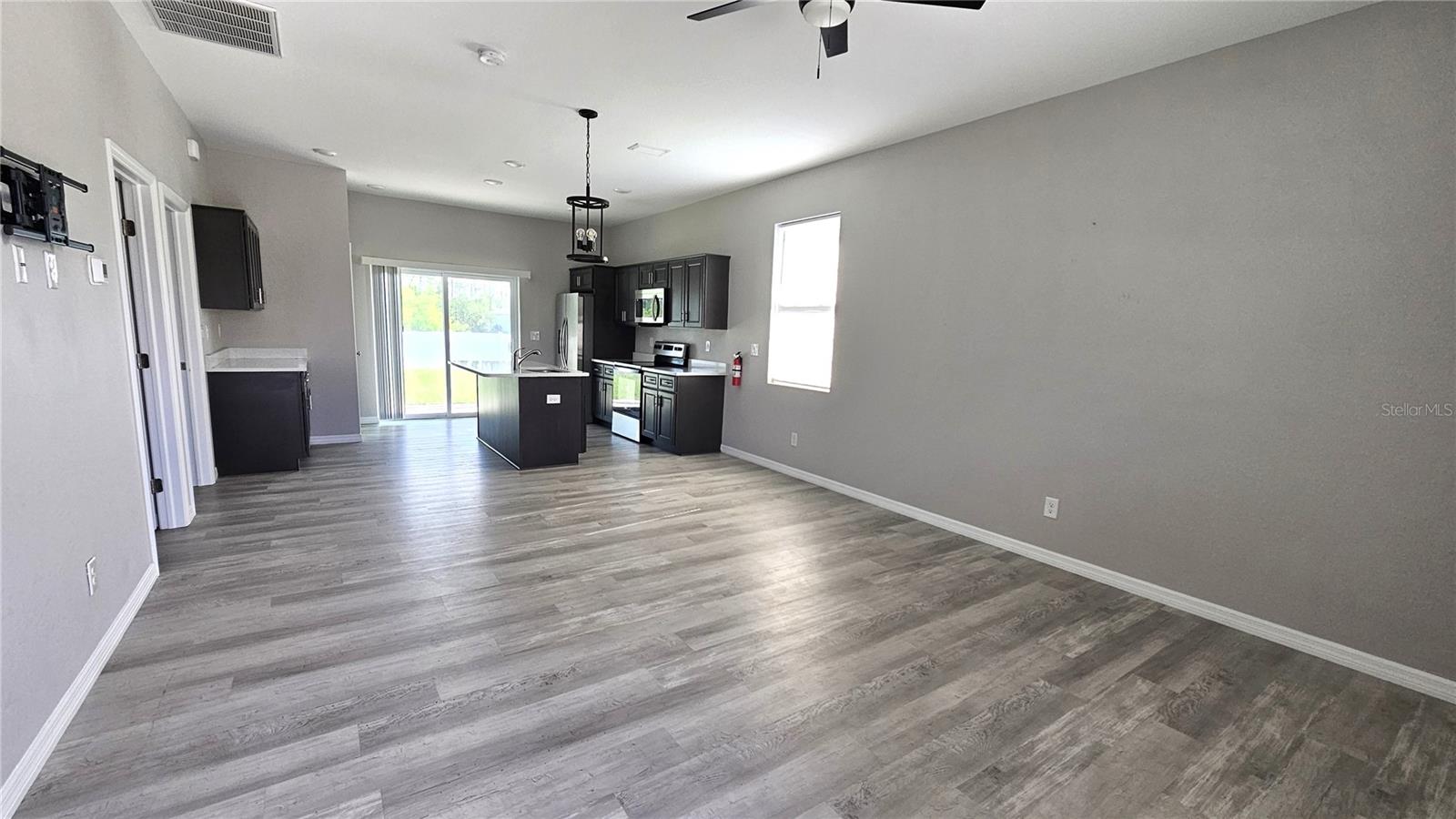 Image 3 of 27 For 10446 Kidron Avenue