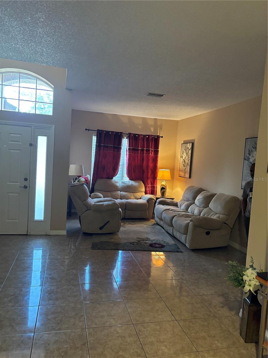 Image 3 of 13 For 468 Acacia Tree Way