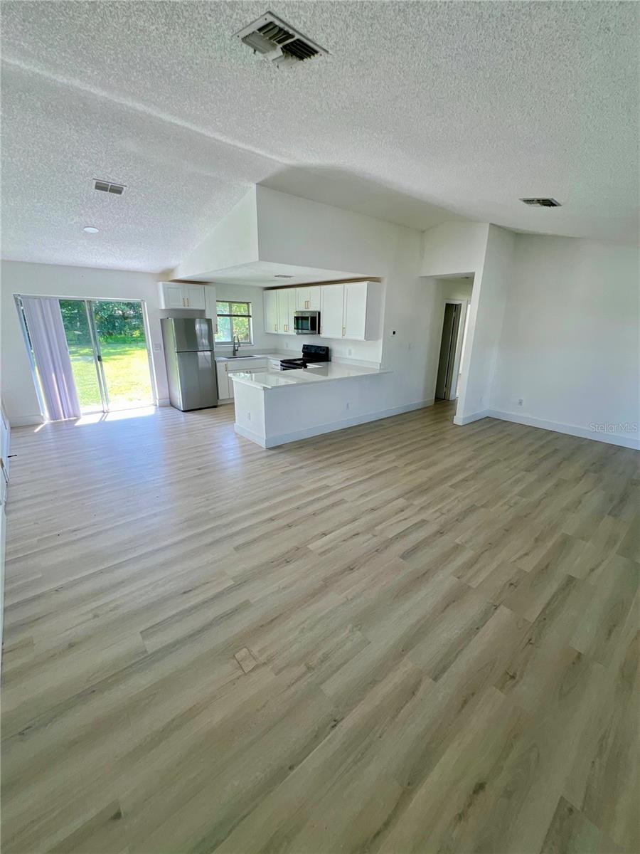 Image 4 of 13 For 11407 Splitwood Lane