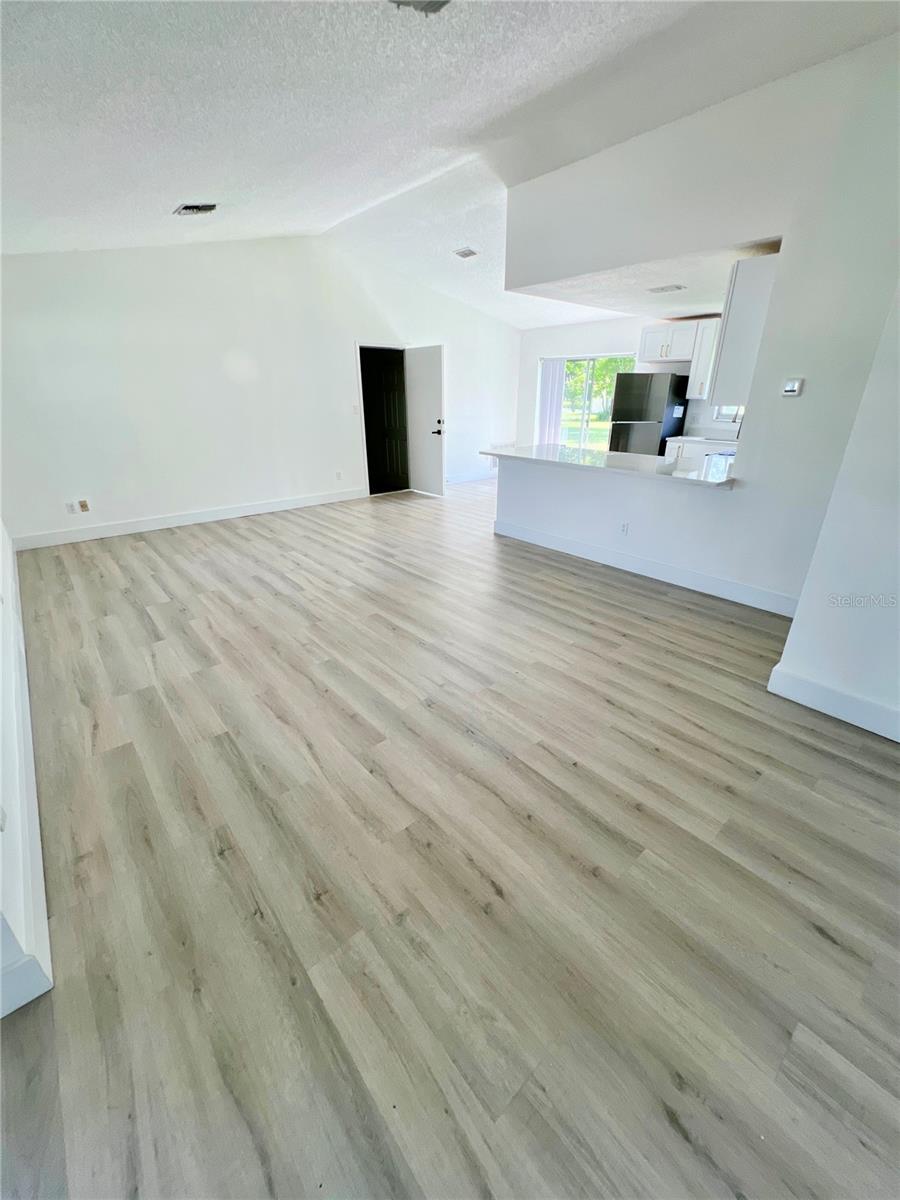 Image 7 of 13 For 11407 Splitwood Lane