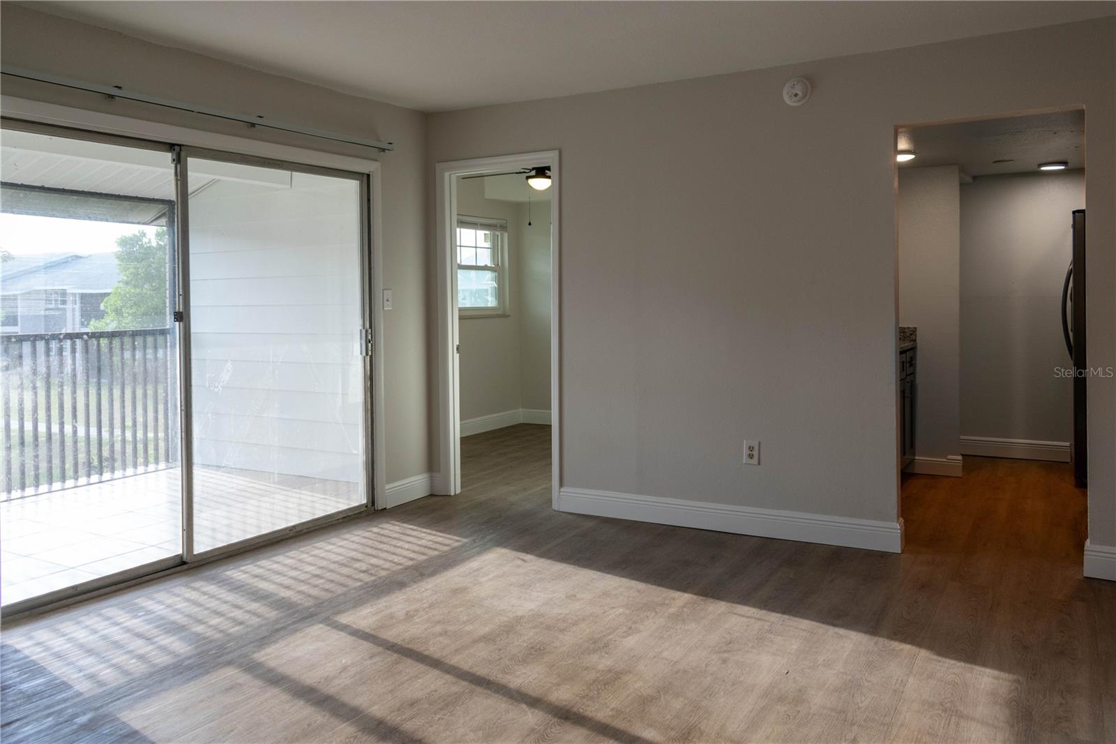 Image 3 of 26 For 814 Sky Lake Circle C