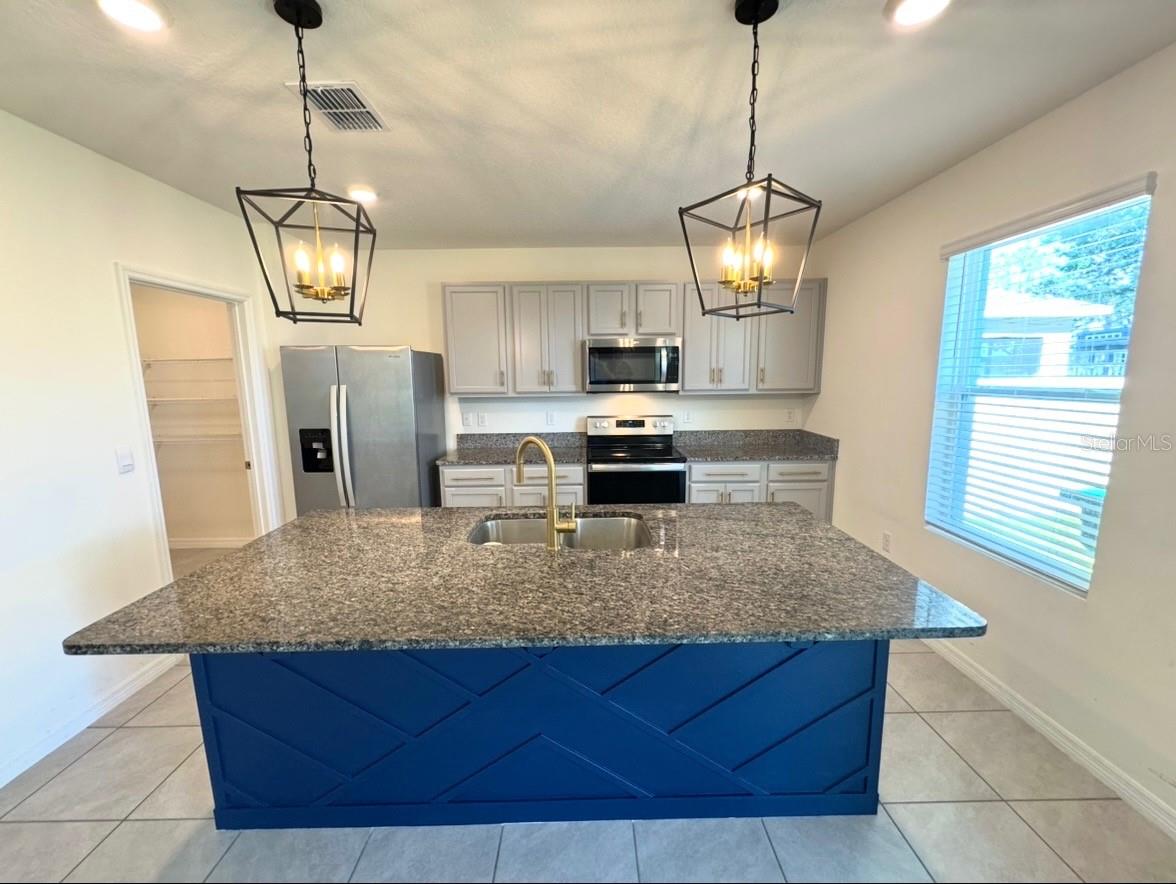 Image 4 of 19 For 11327 Amber Ridge Drive