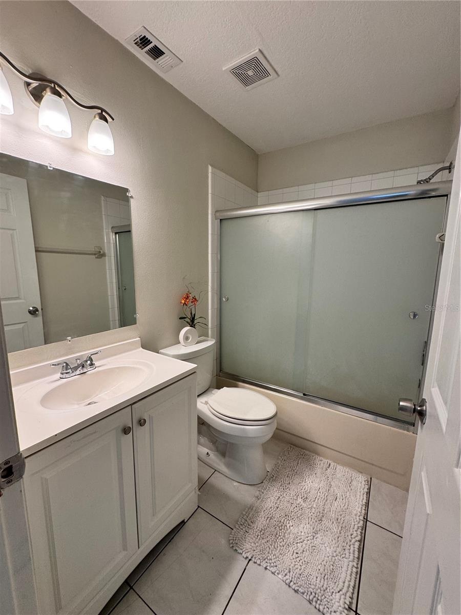 Image 13 of 23 For 3154 Semoran Boulevard 801