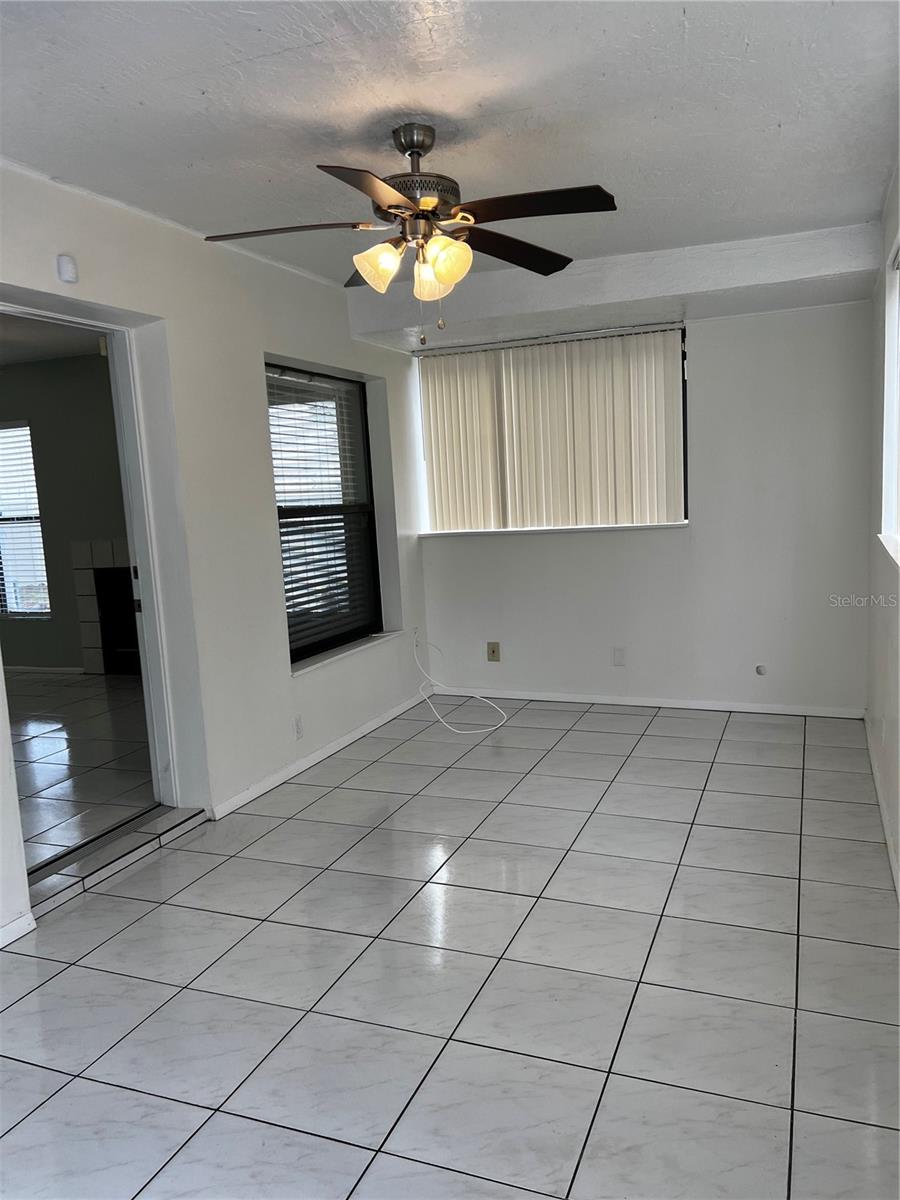 Image 3 of 23 For 3154 Semoran Boulevard 801