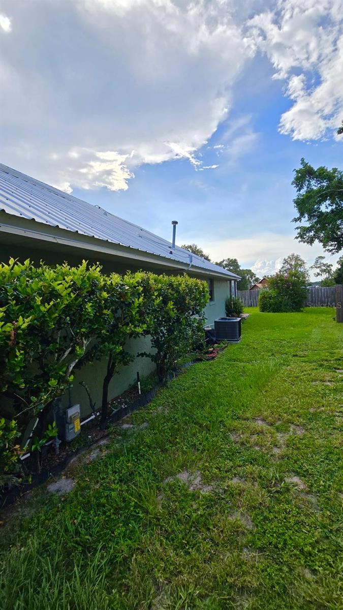 Image 4 of 5 For 470 Daisy Way
