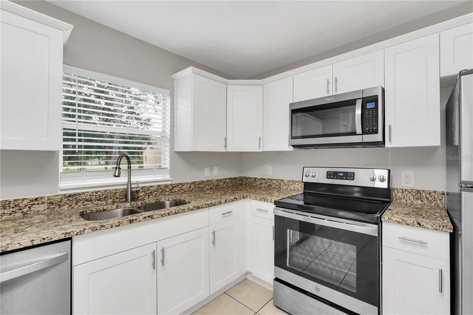 Image 10 of 25 For 1004 Embrun Court A&b