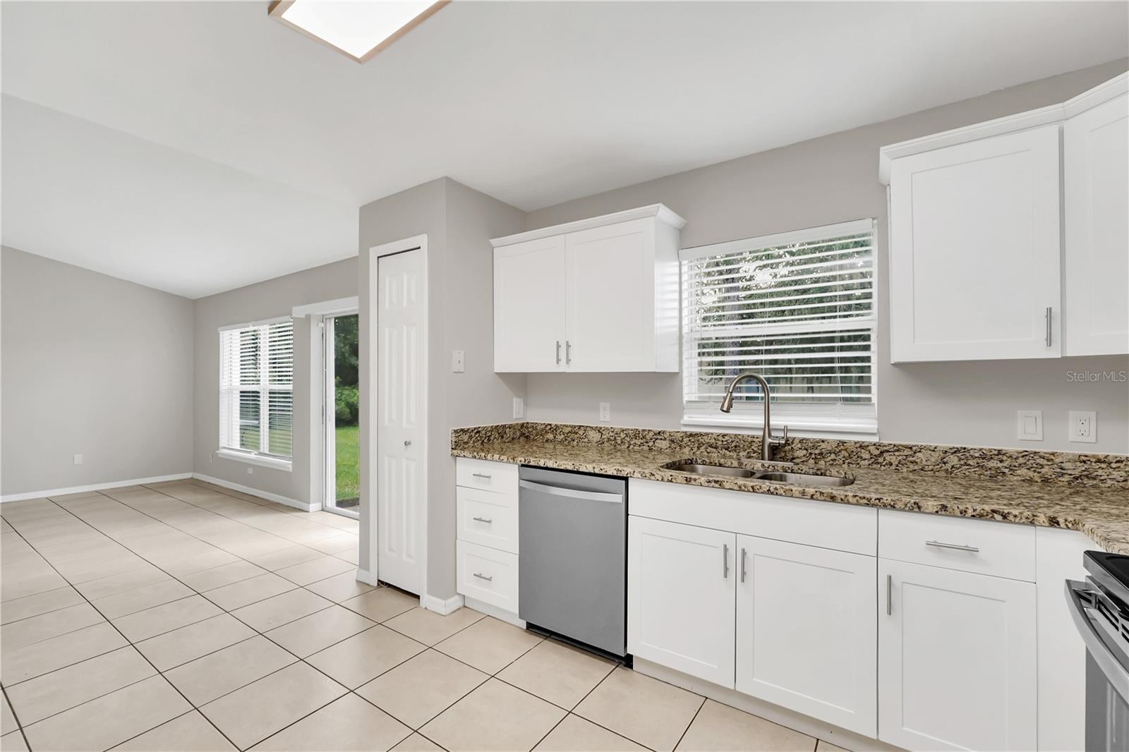Image 11 of 25 For 1004 Embrun Court A&b