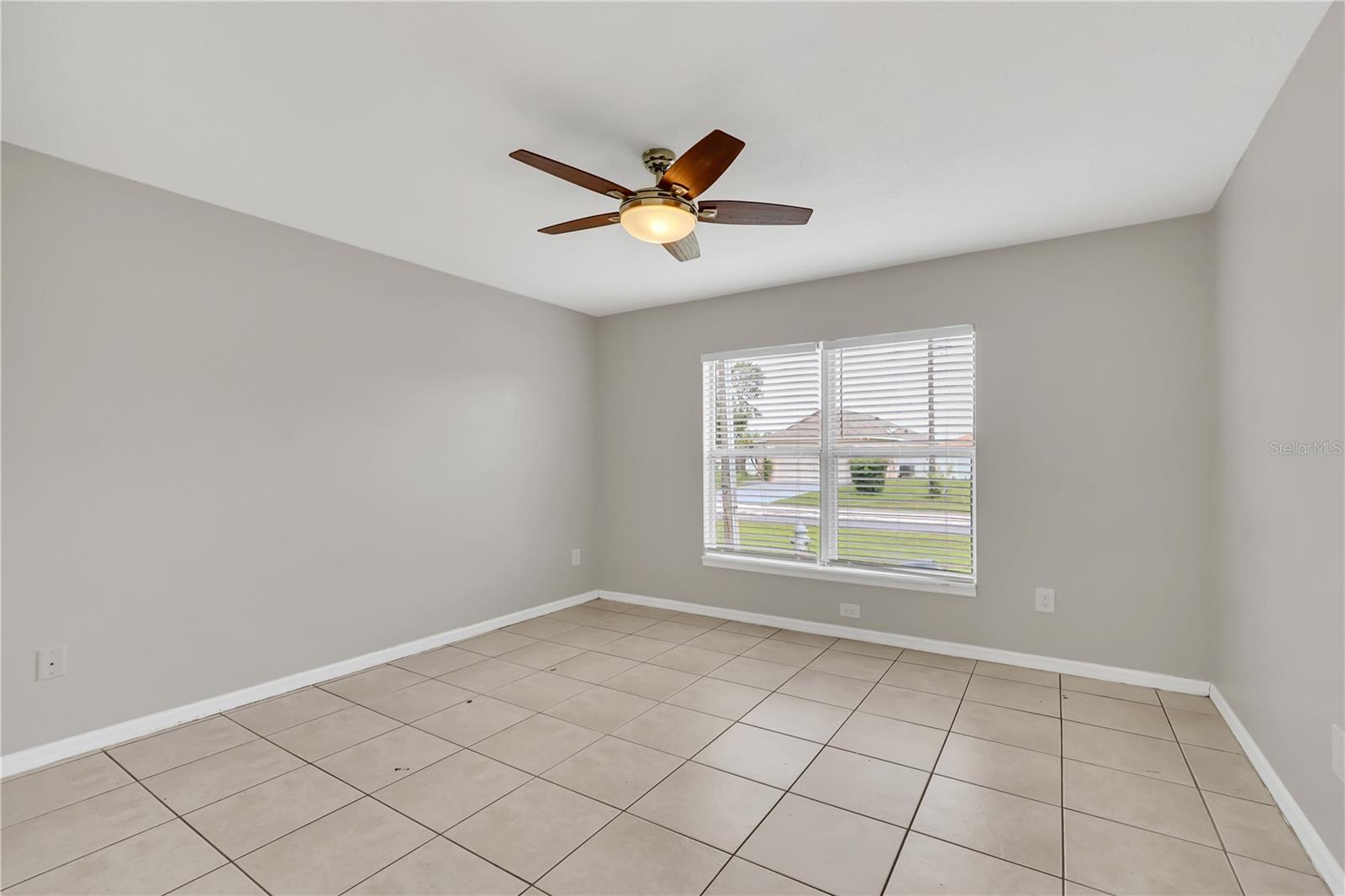 Image 13 of 25 For 1004 Embrun Court A&b