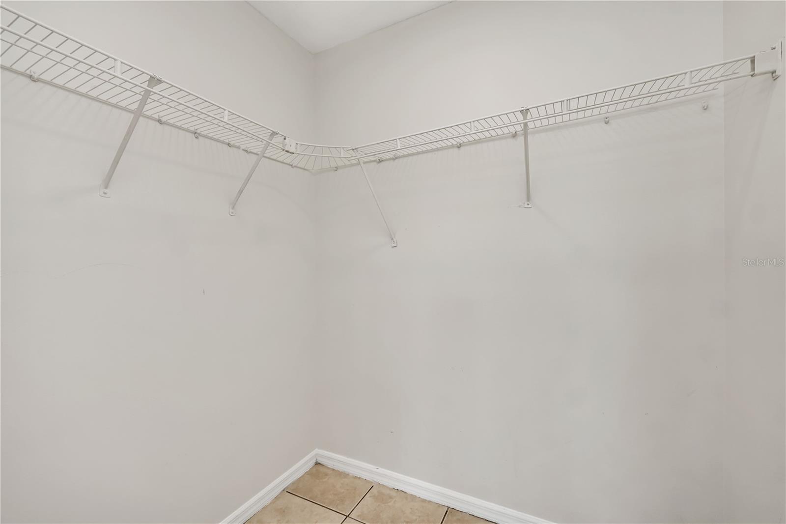 Image 17 of 25 For 1004 Embrun Court A&b