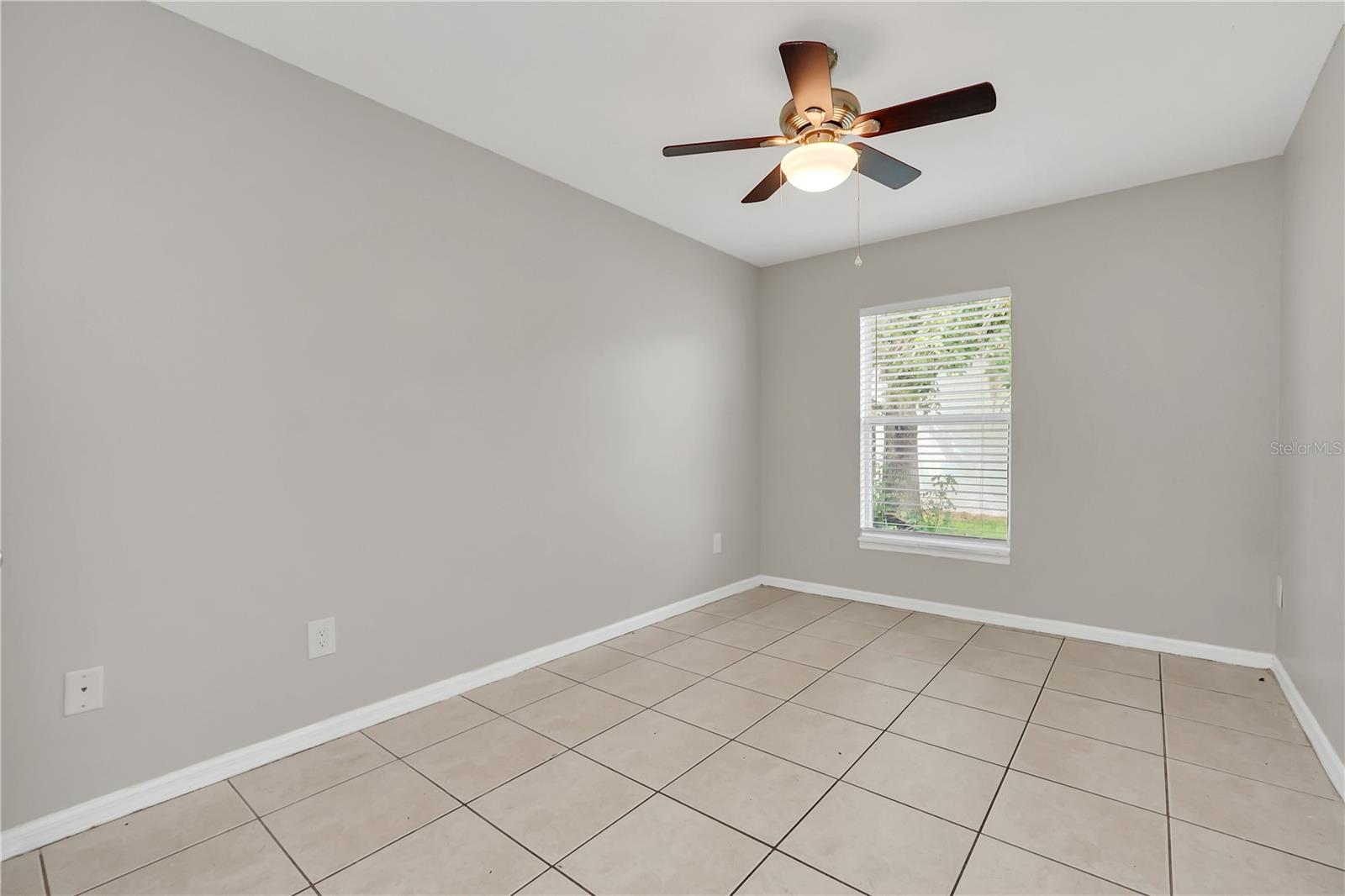 Image 18 of 25 For 1004 Embrun Court A&b