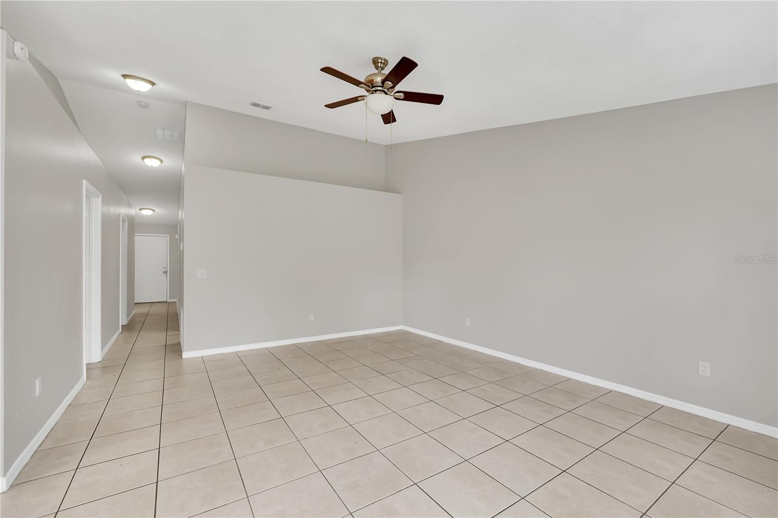 Image 6 of 25 For 1004 Embrun Court A&b