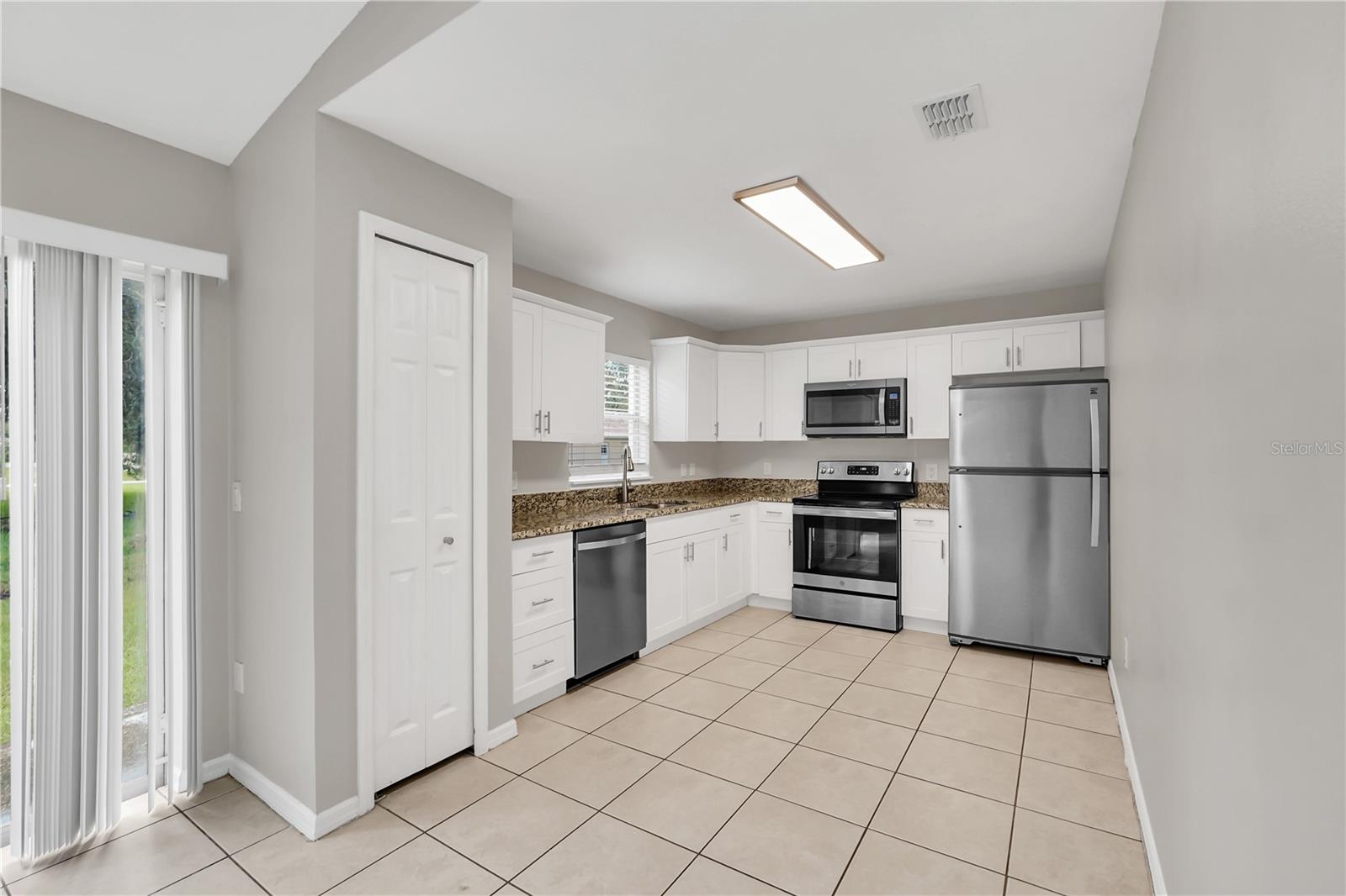 Image 9 of 25 For 1004 Embrun Court A&b