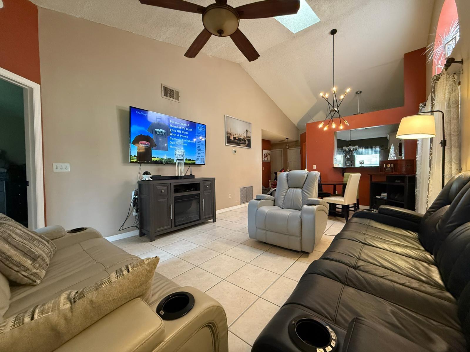 Image 10 of 42 For 109 Lakepointe Circle