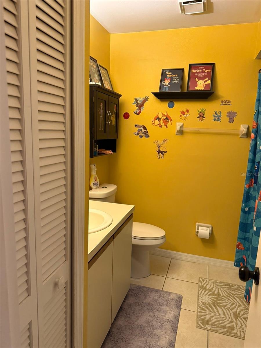 Image 32 of 42 For 109 Lakepointe Circle