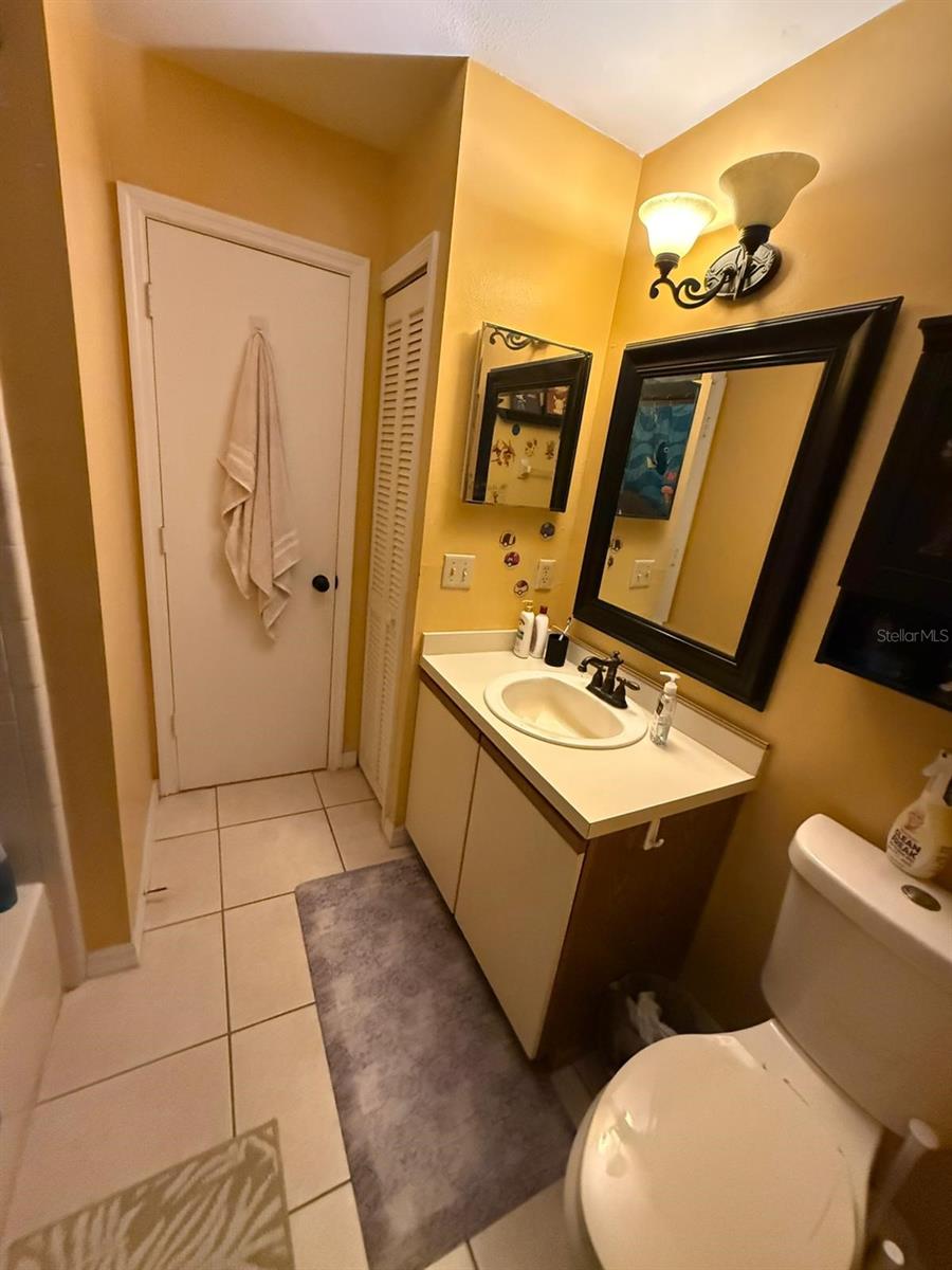 Image 35 of 42 For 109 Lakepointe Circle