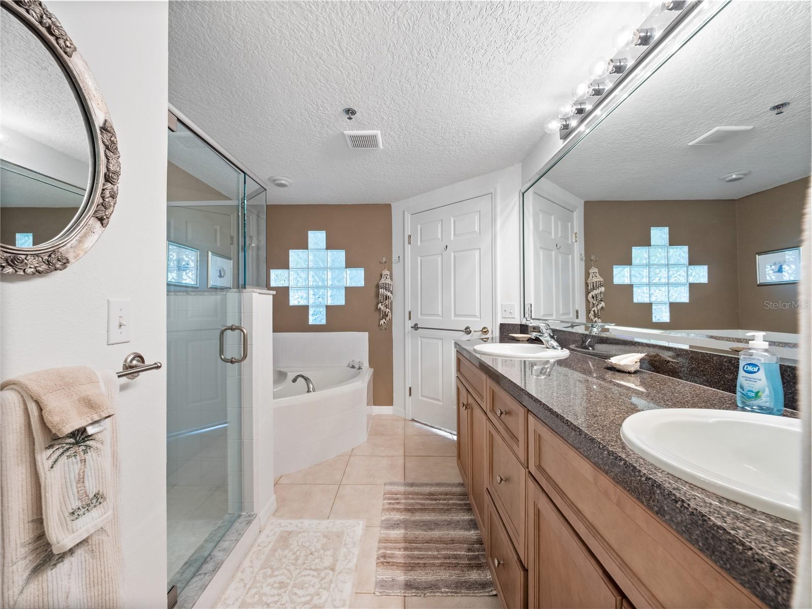 Image 21 of 47 For 5300 Atlantic Avenue 4-407