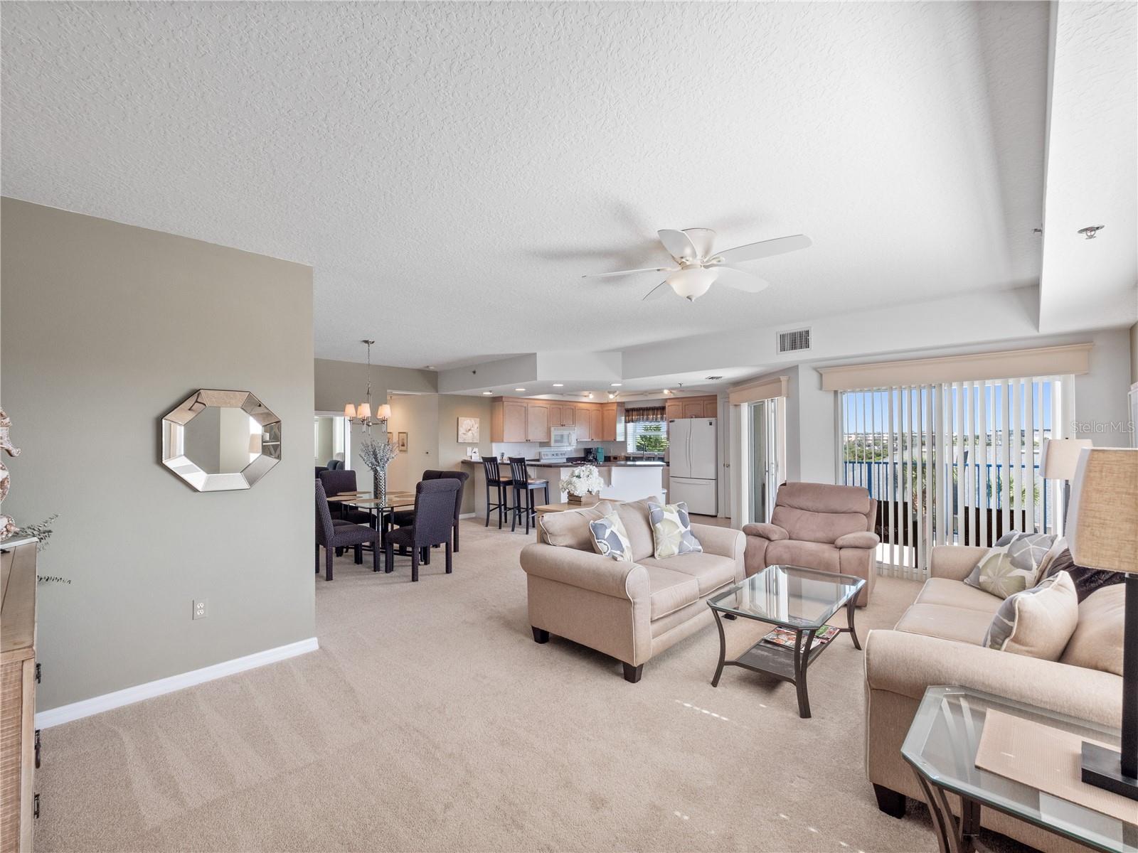 Image 4 of 47 For 5300 Atlantic Avenue 4-407