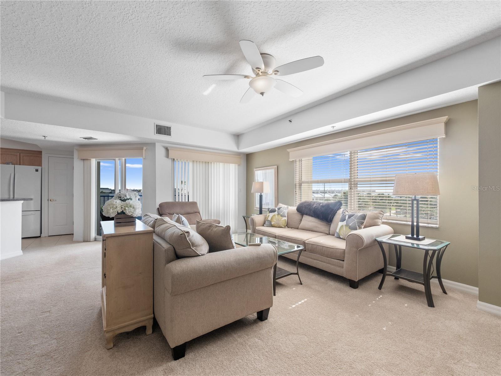 Image 6 of 47 For 5300 Atlantic Avenue 4-407