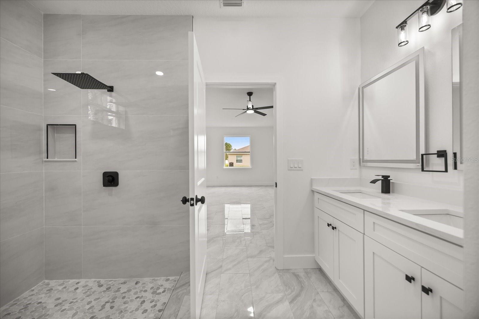Image 15 of 47 For 589 Lamon Avenue Sw