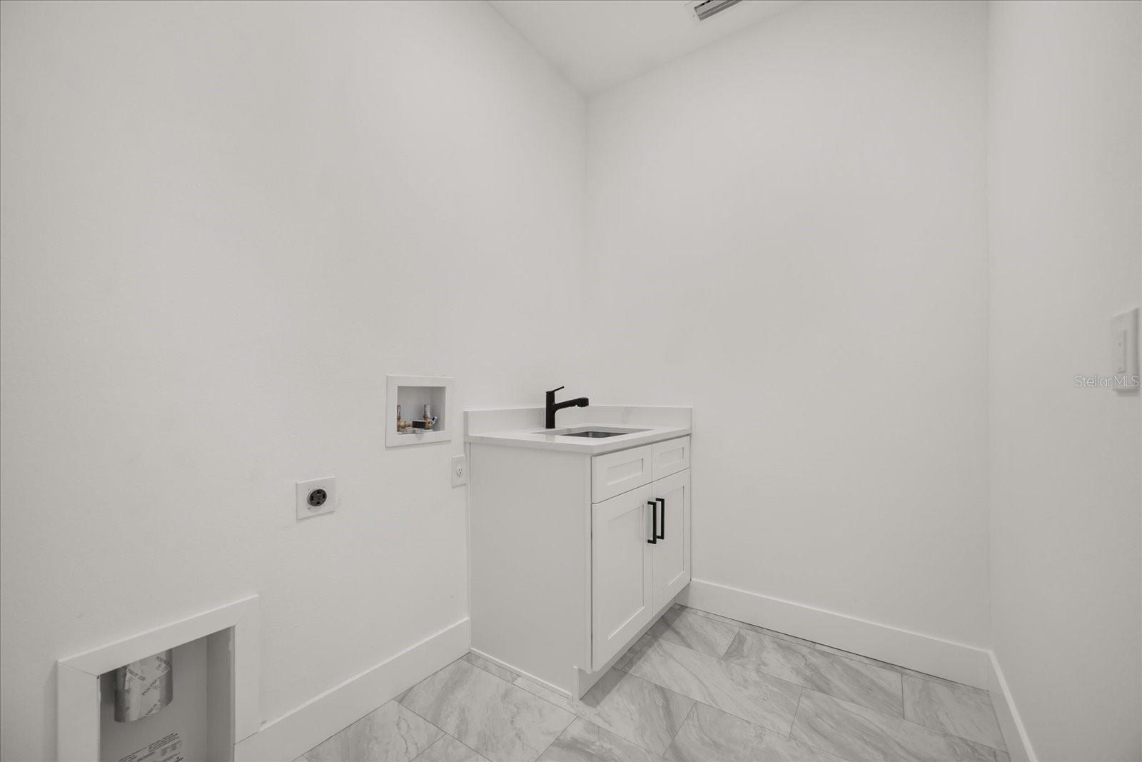 Image 21 of 47 For 589 Lamon Avenue Sw