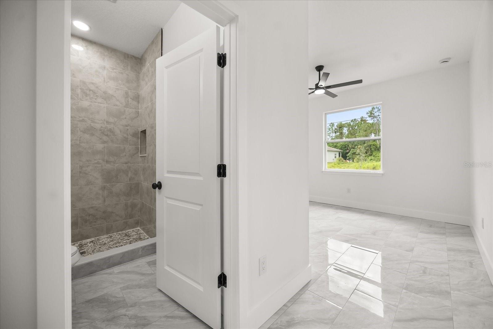 Image 33 of 47 For 589 Lamon Avenue Sw