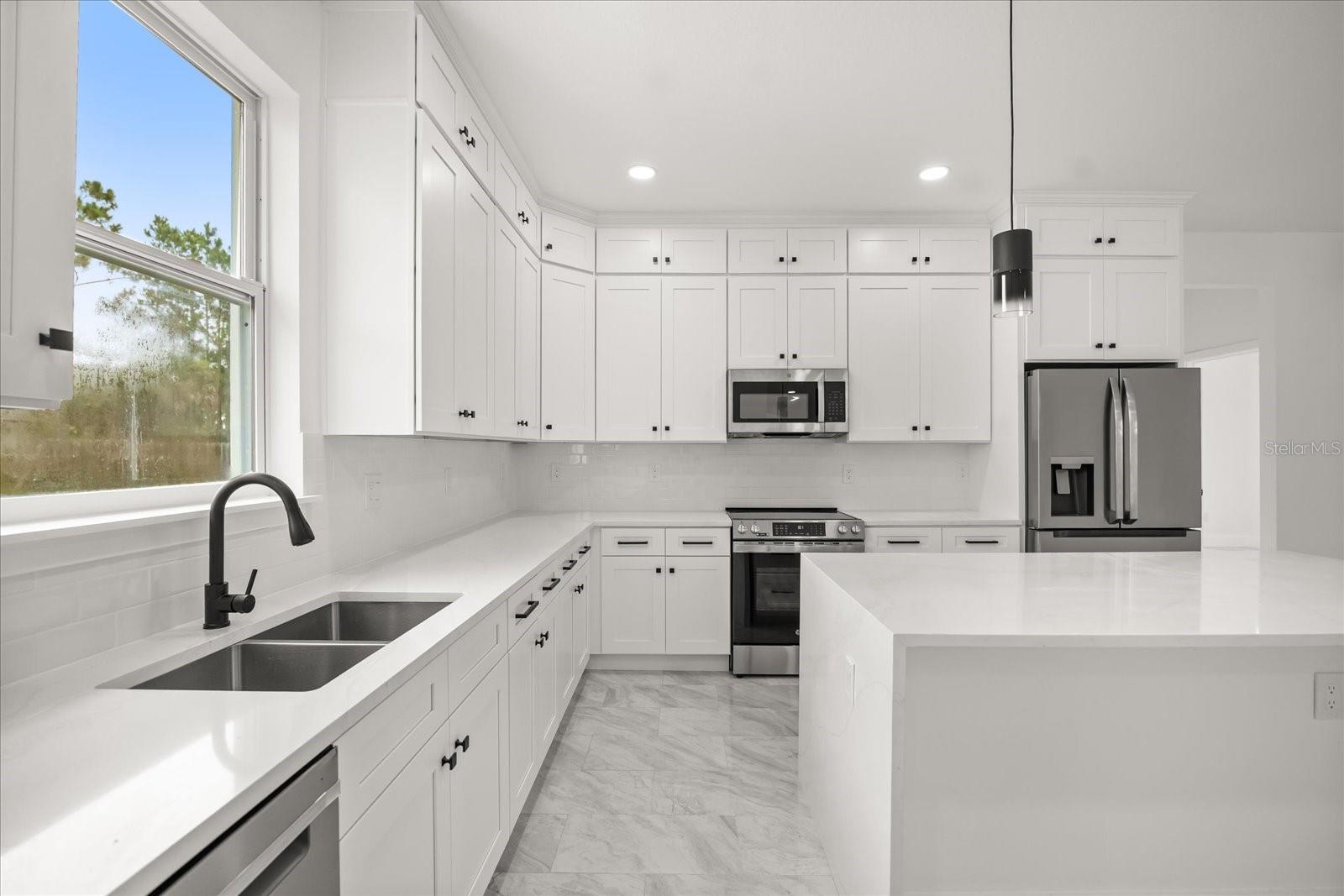 Image 6 of 47 For 589 Lamon Avenue Sw