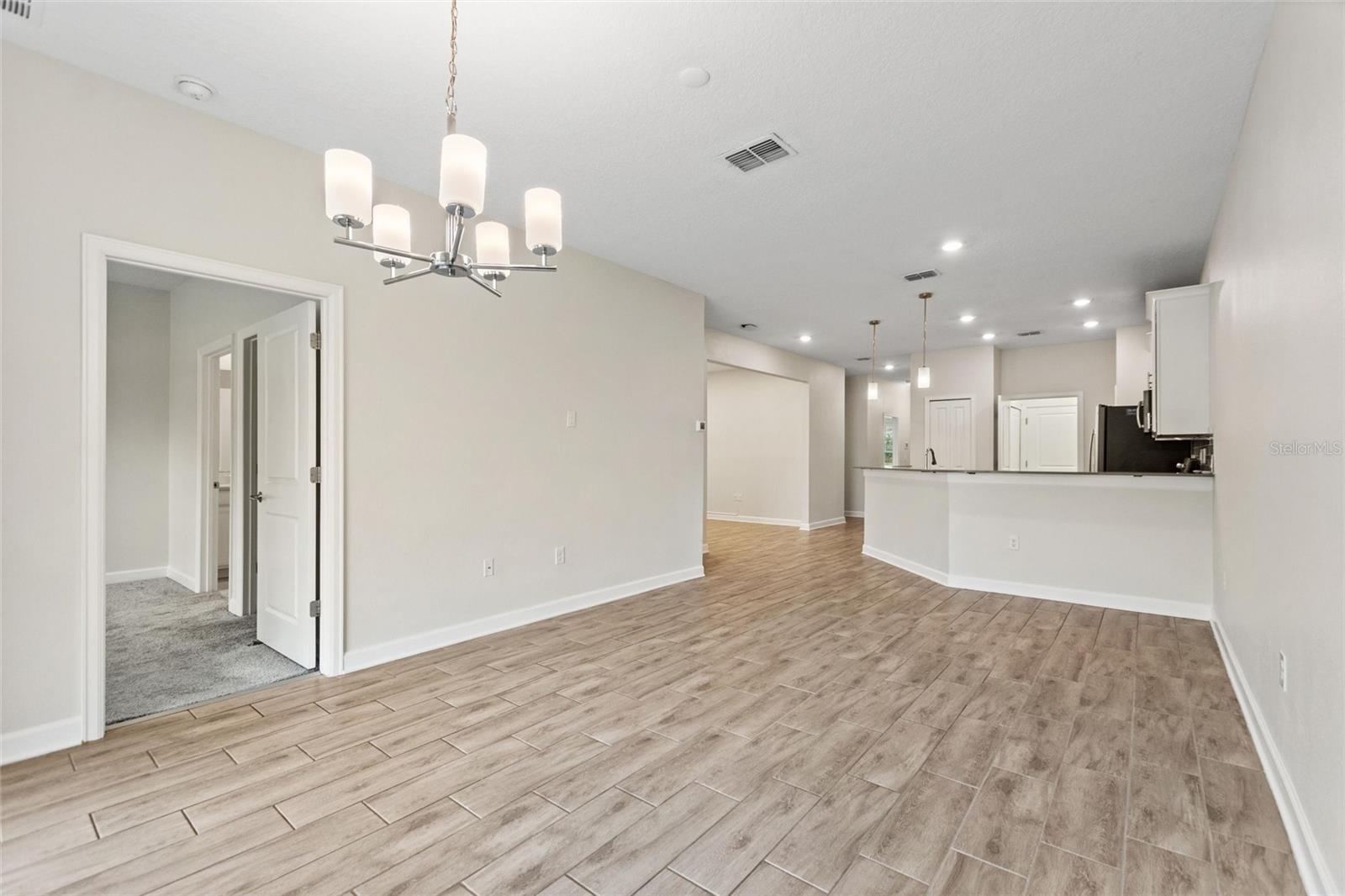 Image 12 of 50 For 1077 Quaker Ridge Ln