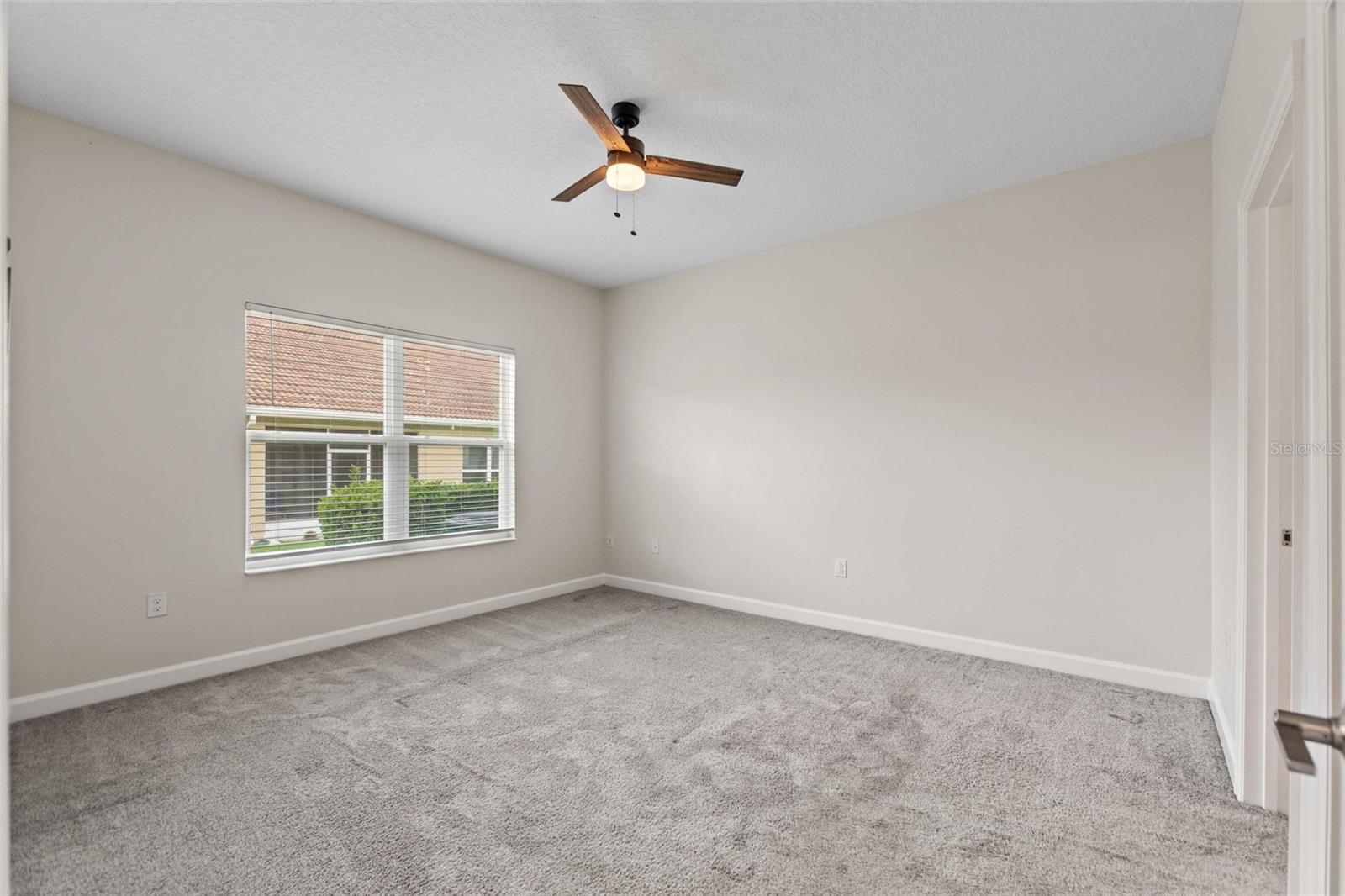 Image 17 of 50 For 1077 Quaker Ridge Ln