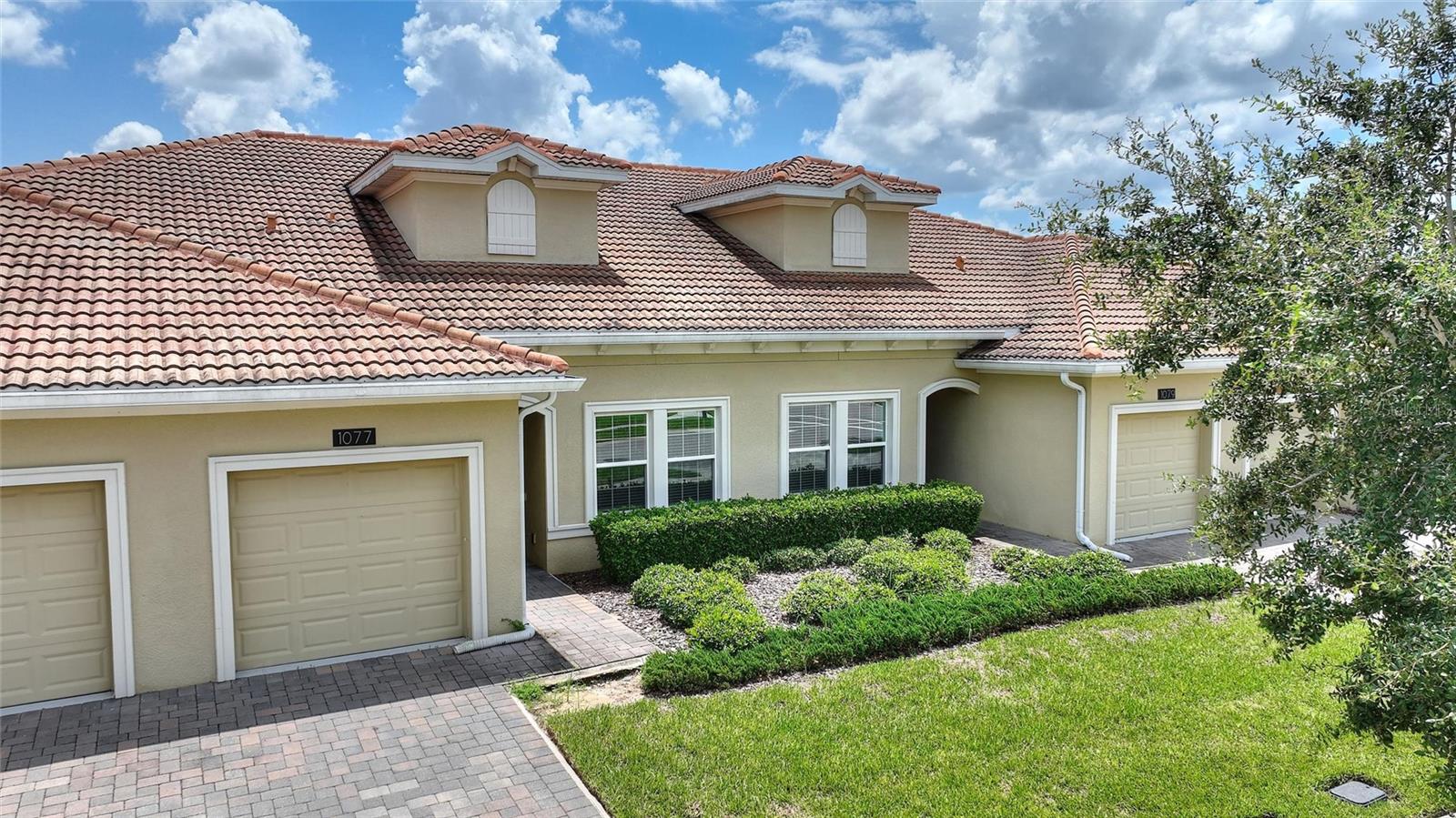 Image 2 of 50 For 1077 Quaker Ridge Ln