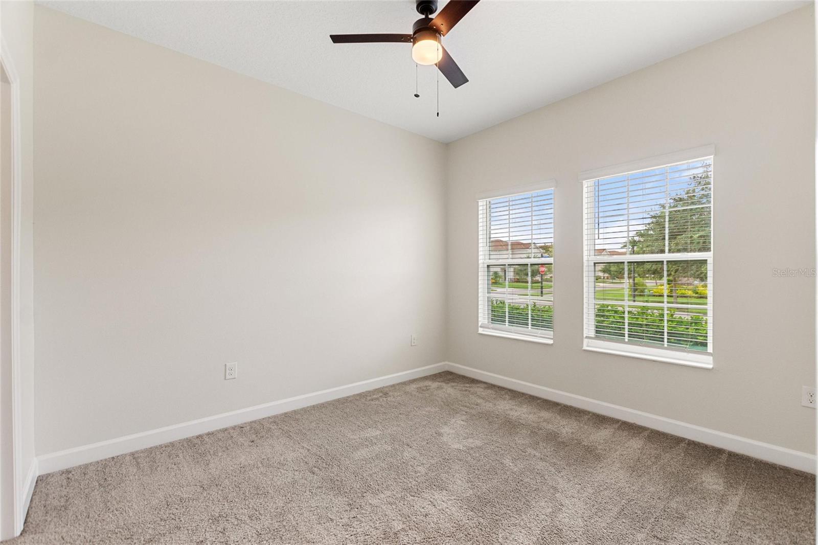 Image 4 of 50 For 1077 Quaker Ridge Ln