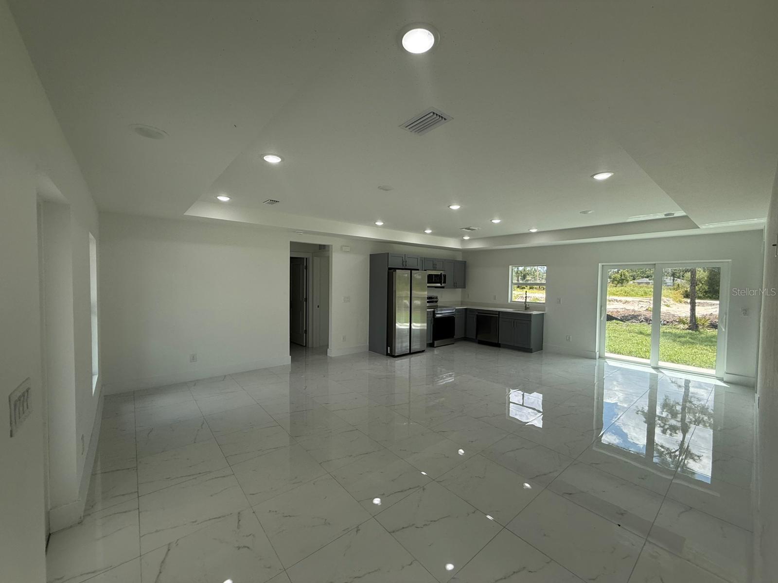 Image 6 of 24 For 322 Mcarthur Boulevard