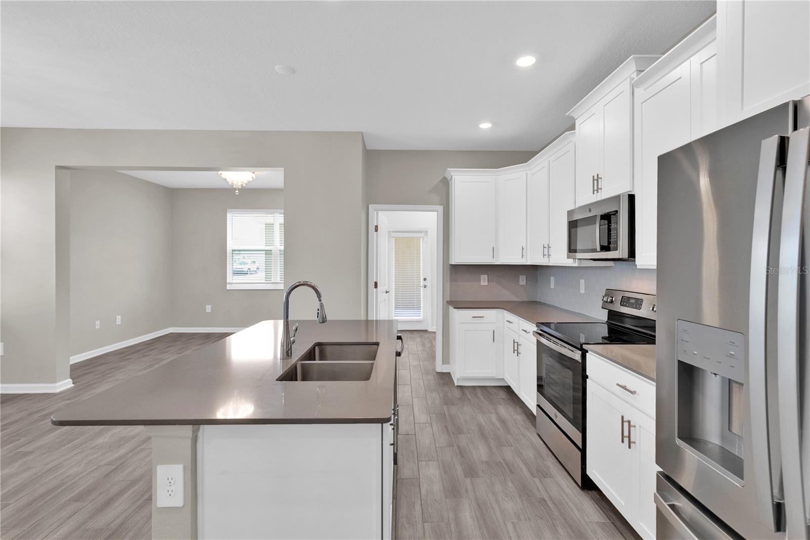Image 10 of 24 For 6452 Sprucepine Lane